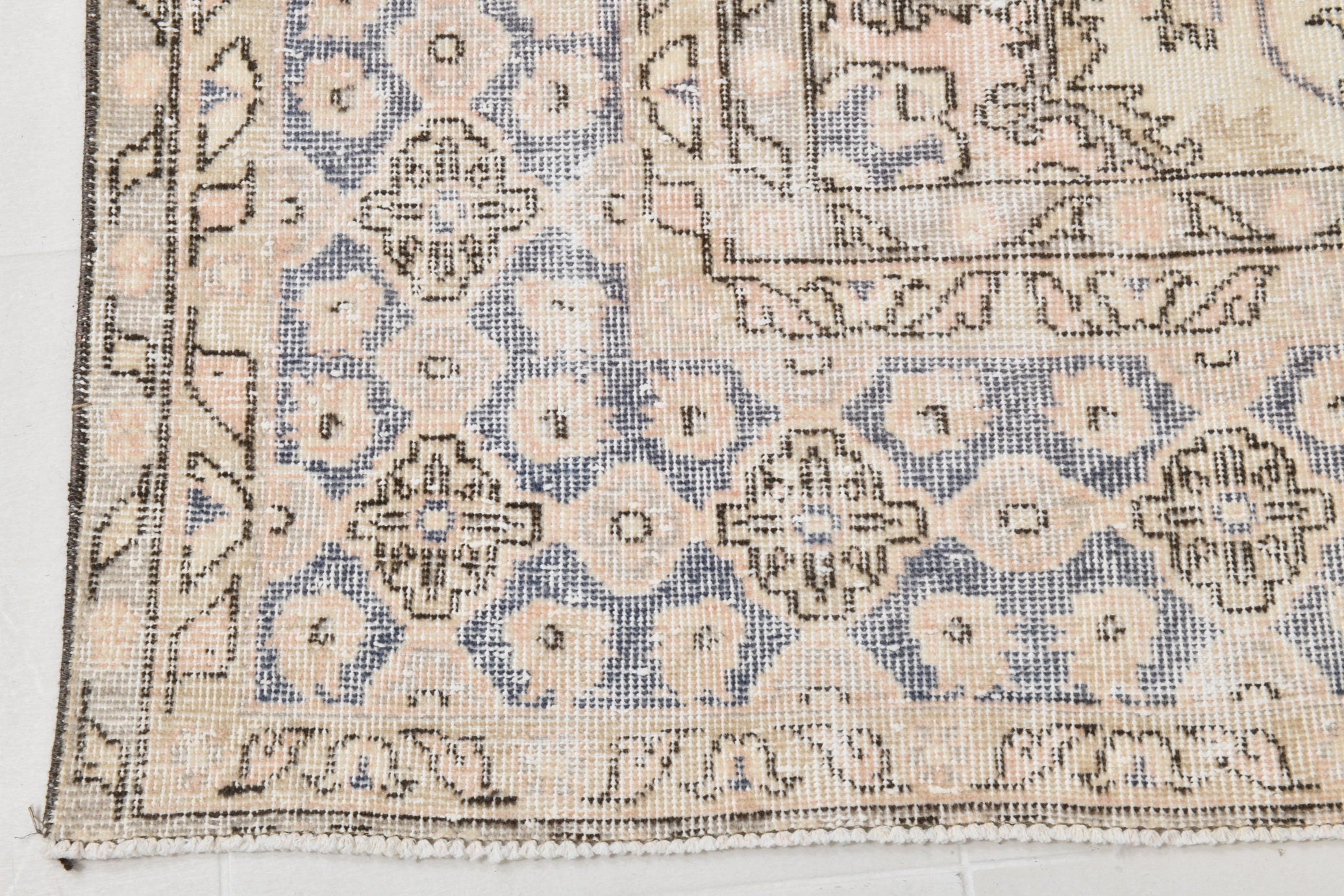Turkish Vintage Rug  7'10" x 11'4" ft