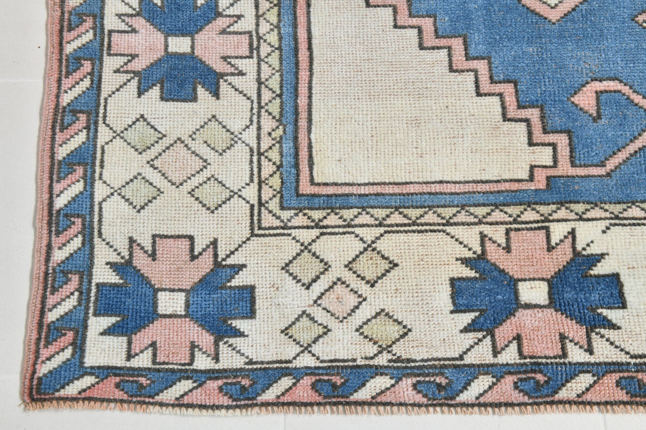 Turkish Vintage Rug 7’11’ x 6’2’