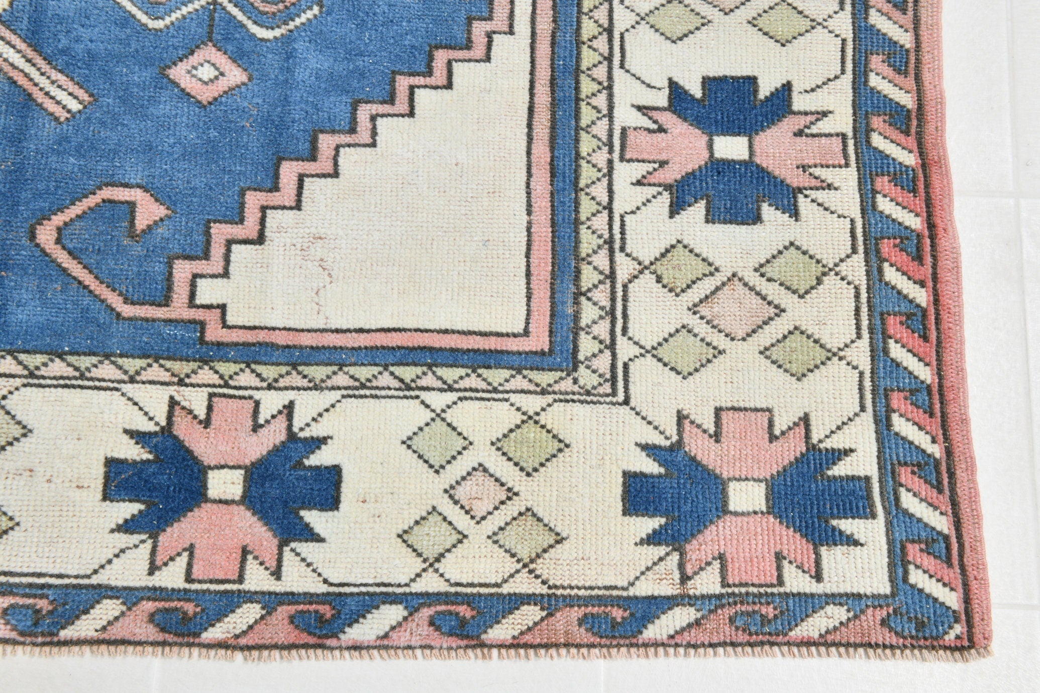 Turkish Vintage Rug 7’11’ x 6’2’