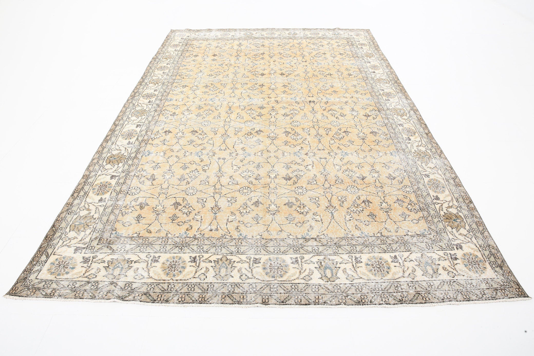 Turkish Vintage Rug  7'3" x 10'8" ft