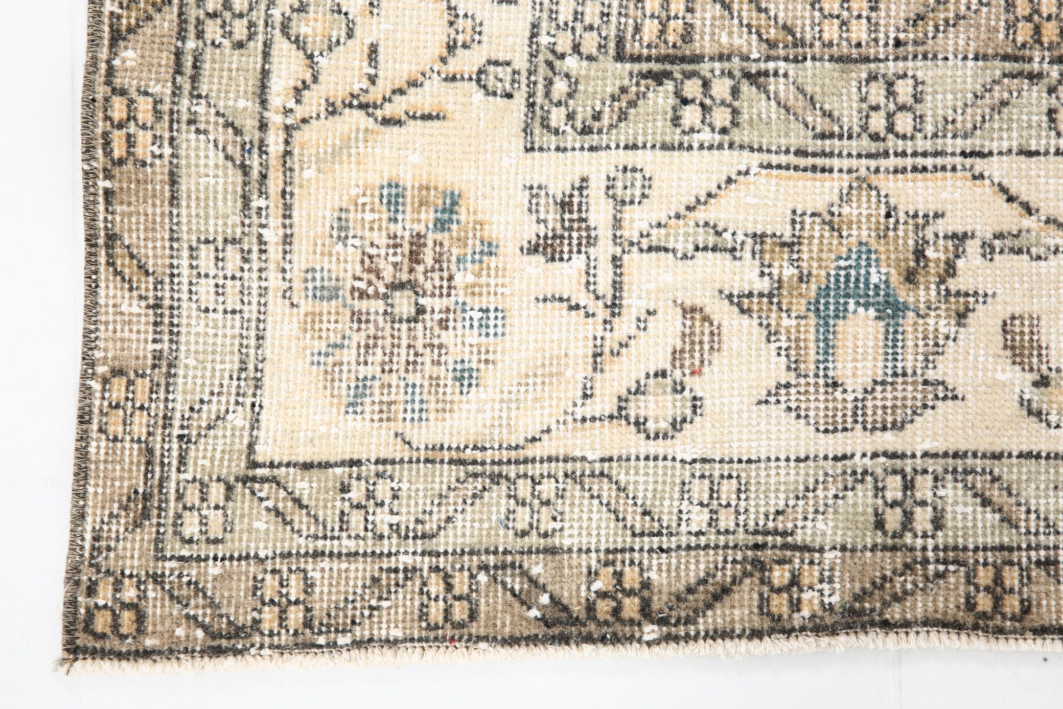 Turkish Vintage Rug  7'3" x 10'8" ft