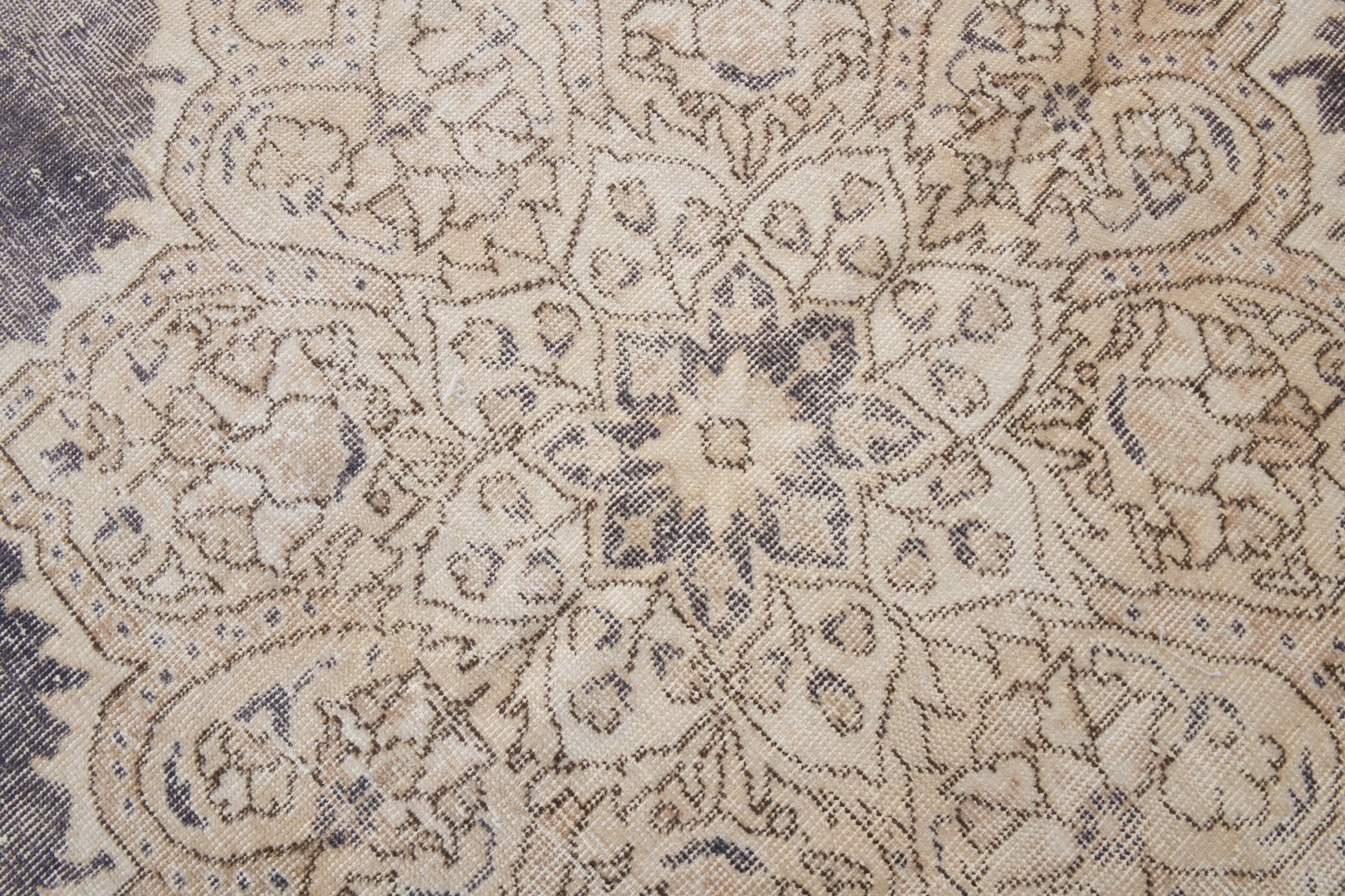 Turkish Vintage Rug  7'5" x 10'10" ft