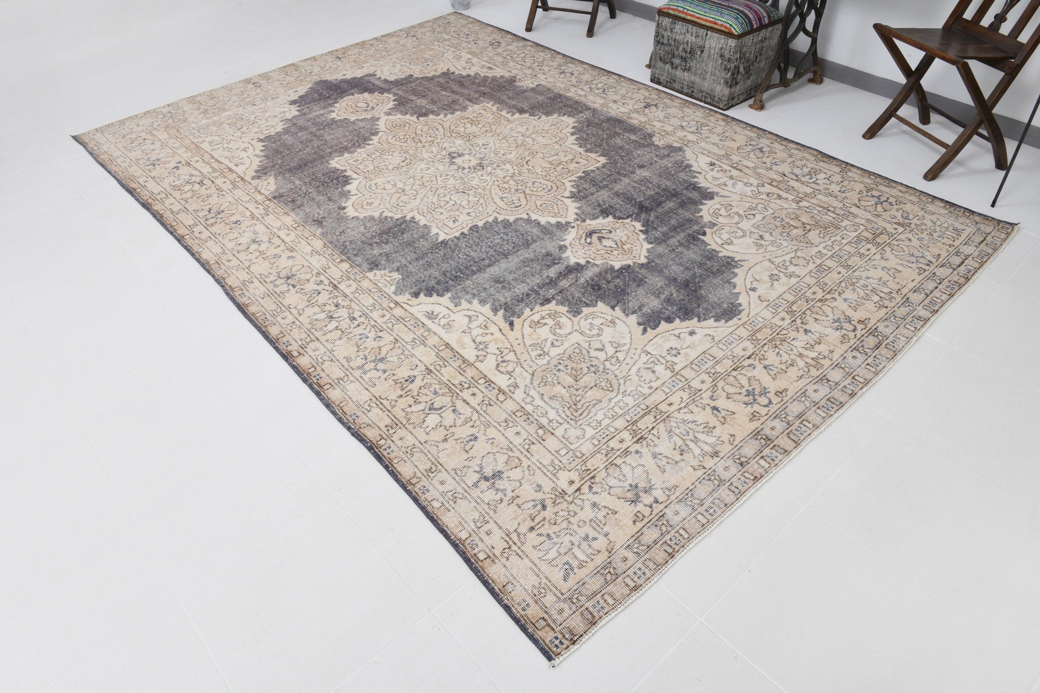 Turkish Vintage Rug  7'5" x 10'10" ft