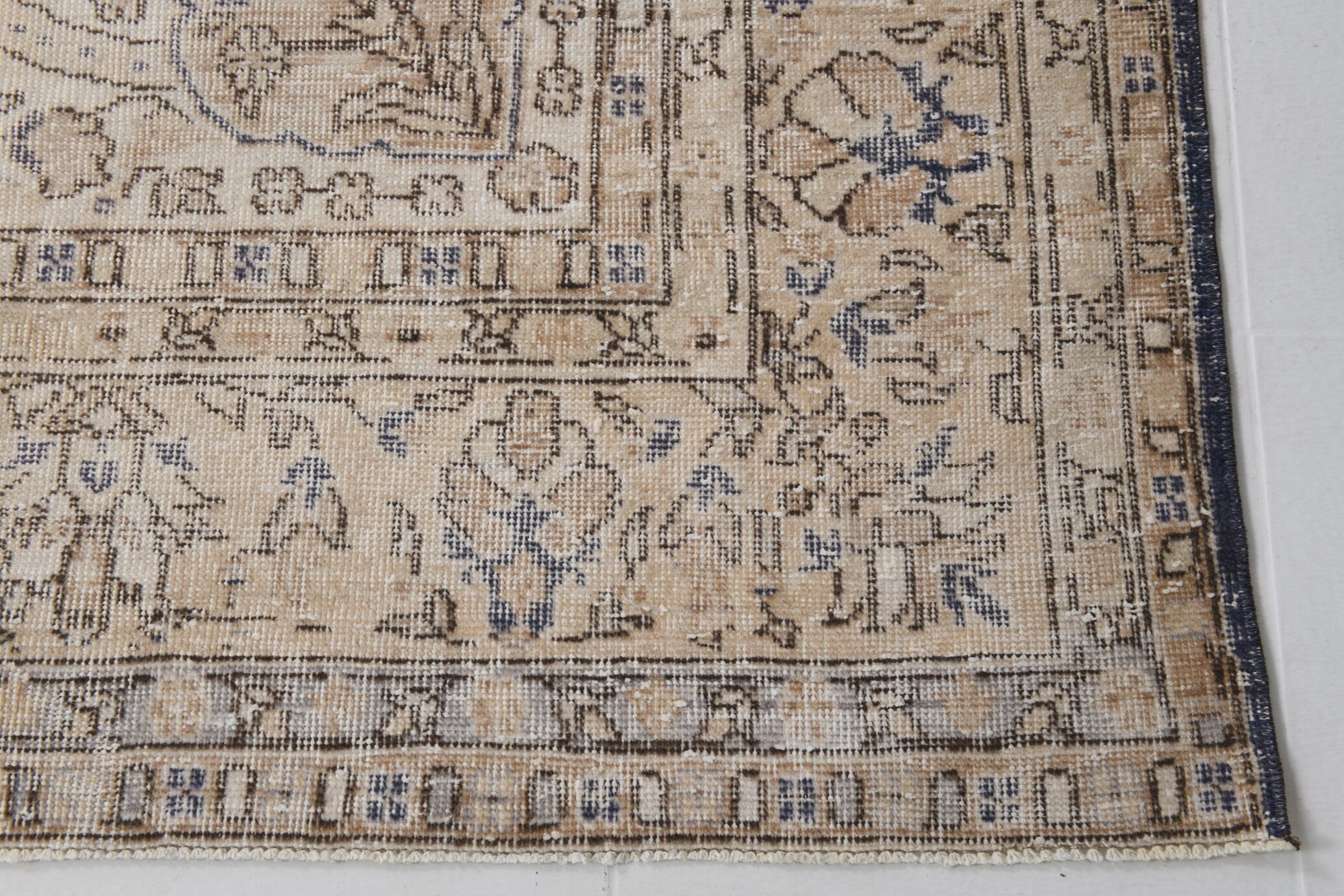 Turkish Vintage Rug  7'5" x 10'10" ft