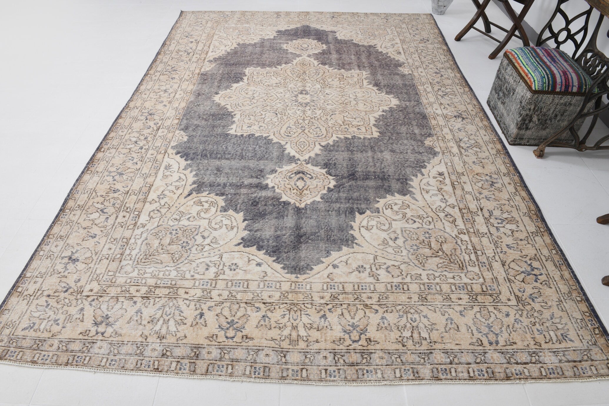 Turkish Vintage Rug  7'5" x 10'10" ft
