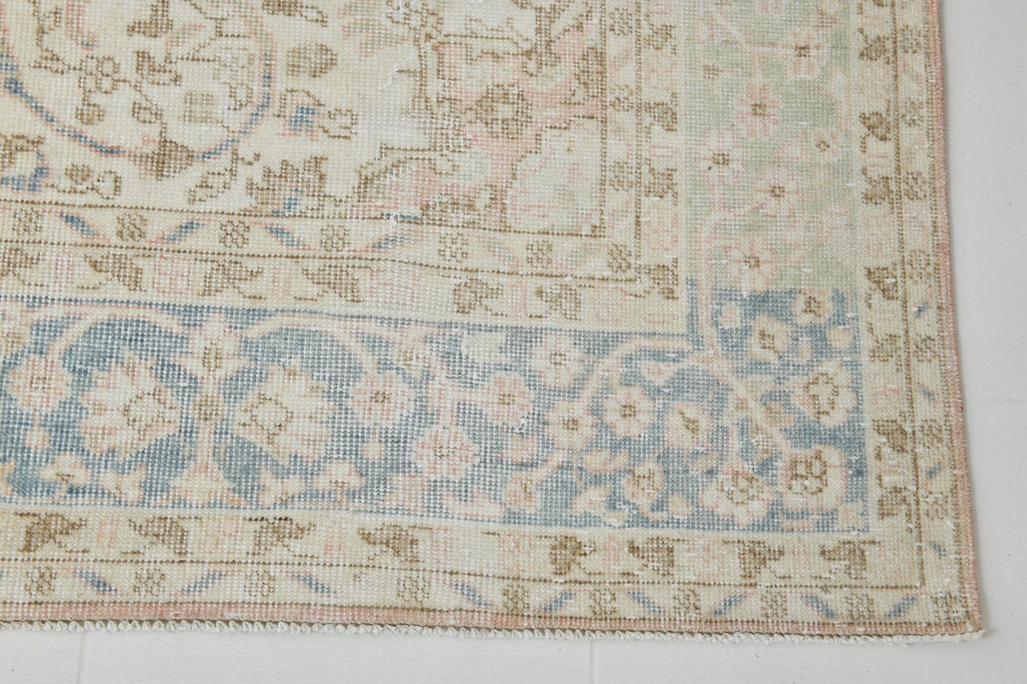 Turkish Vintage Rug  7'8" x 11'7" ft