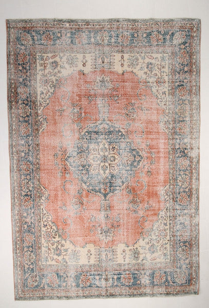 Turkish Vintage Rug 7’9’’ x 11’3’’ ft