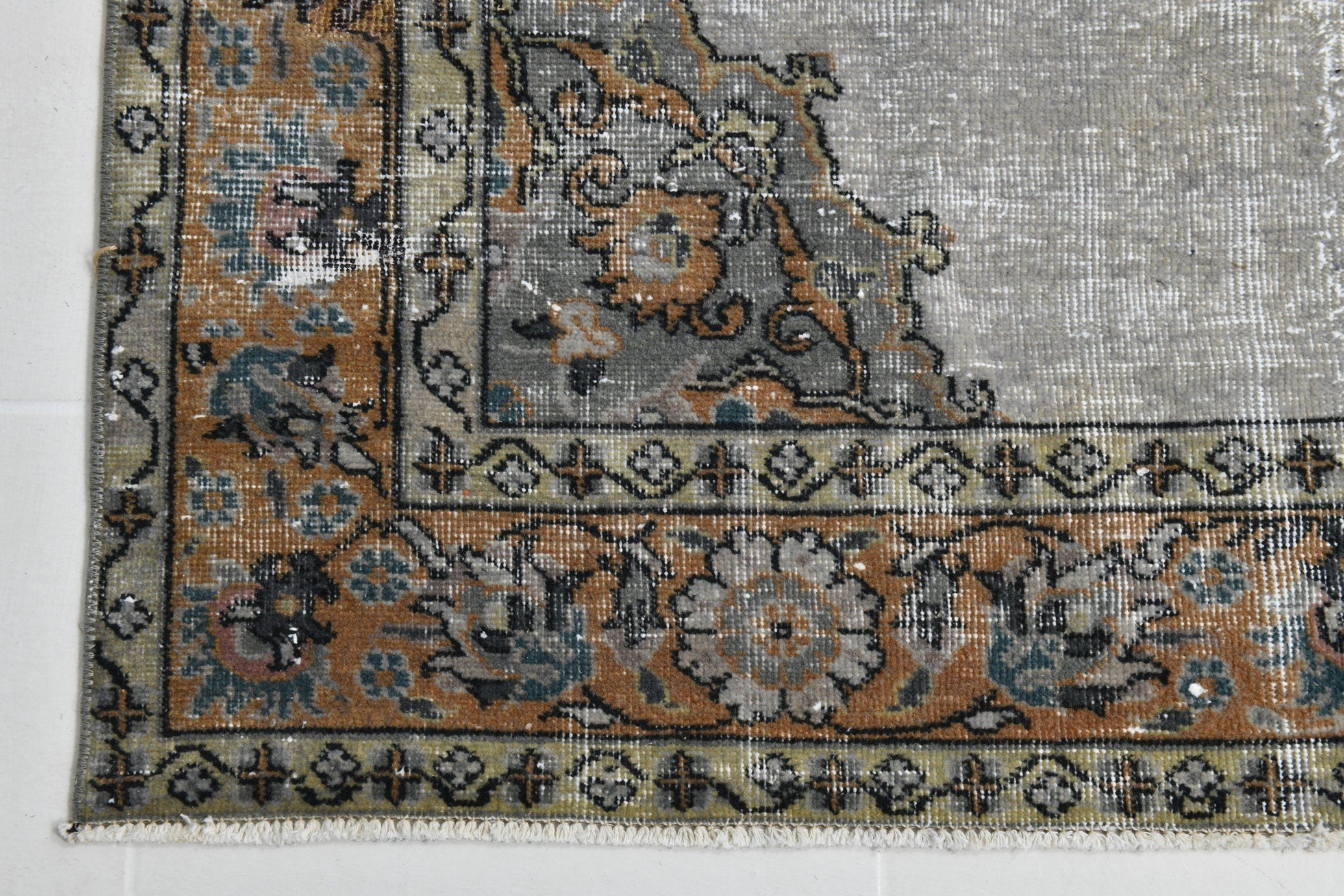 Turkish Vintage Rug 7’9’ x 4’8’