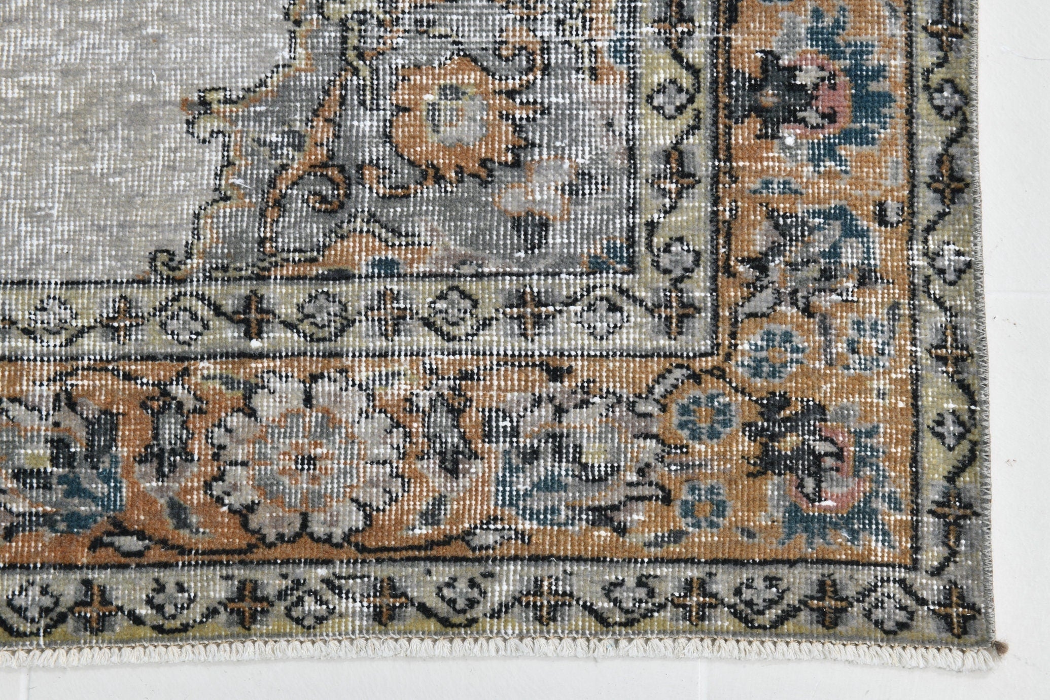 Turkish Vintage Rug 7’9’ x 4’8’