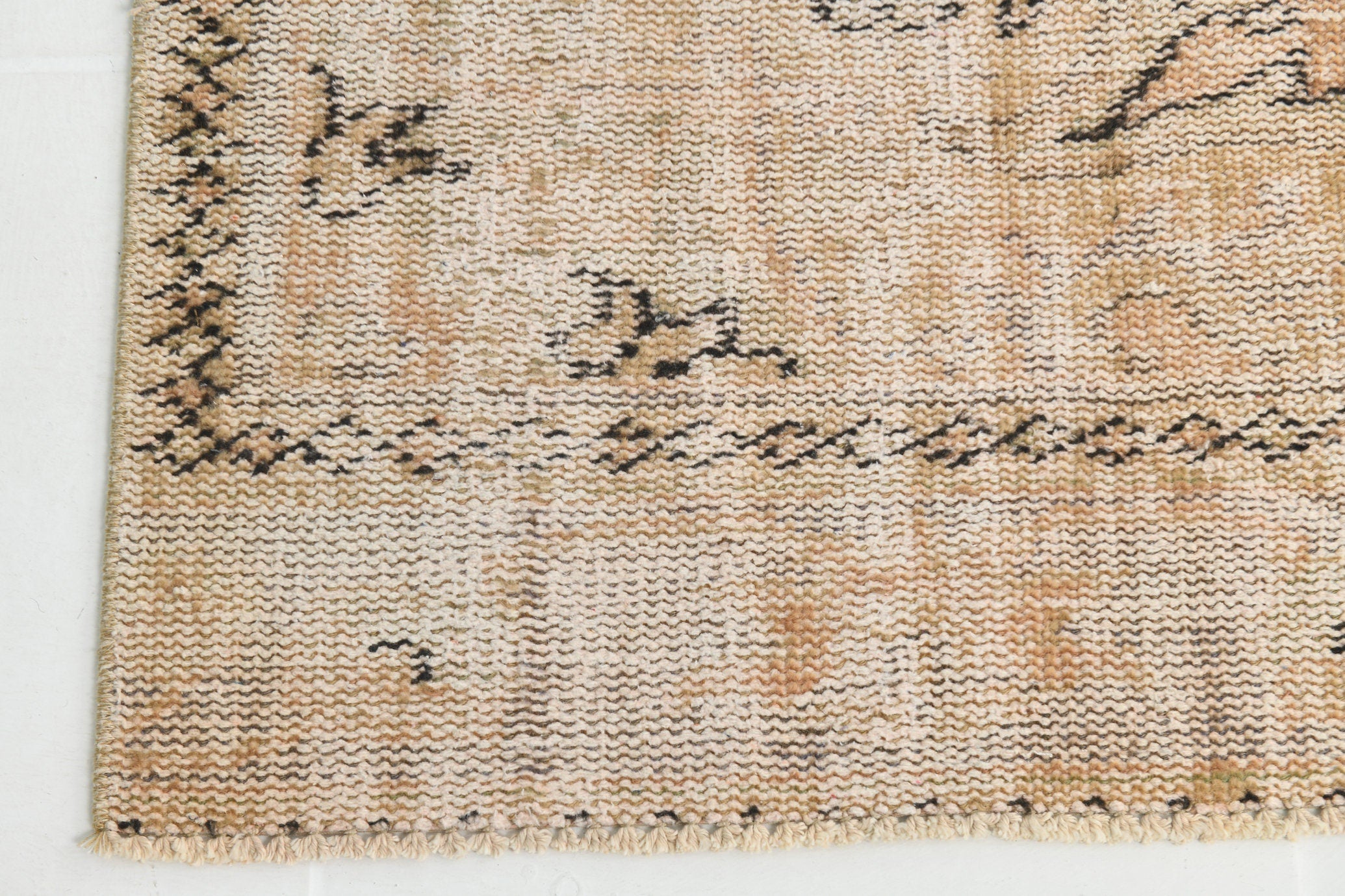 Turkish Vintage Rug 8’10’ x 4’9’
