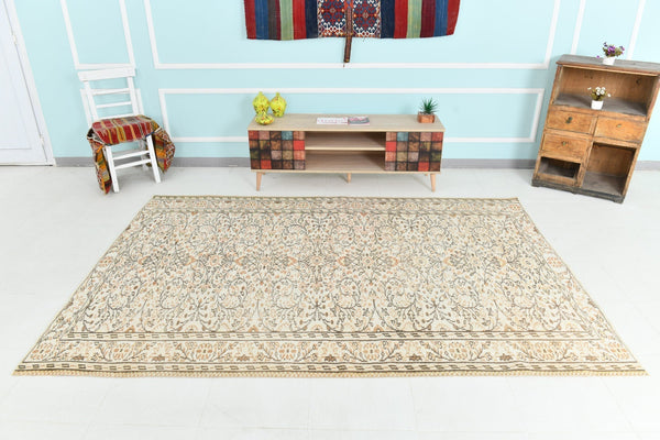 Turkish Vintage Rug 8’10’ x 5’12’