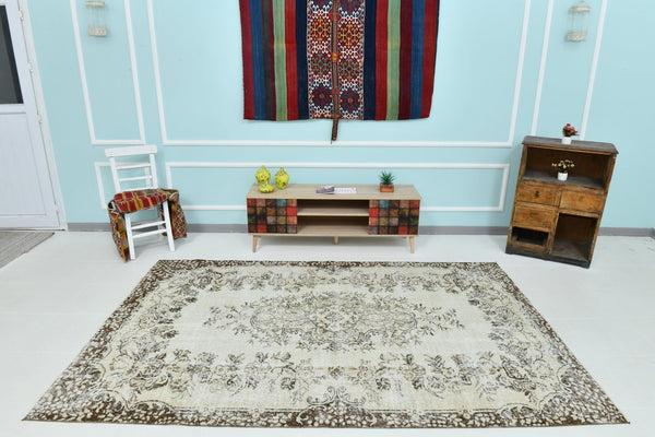 Turkish Vintage Rug 8’11’ x 5’9’