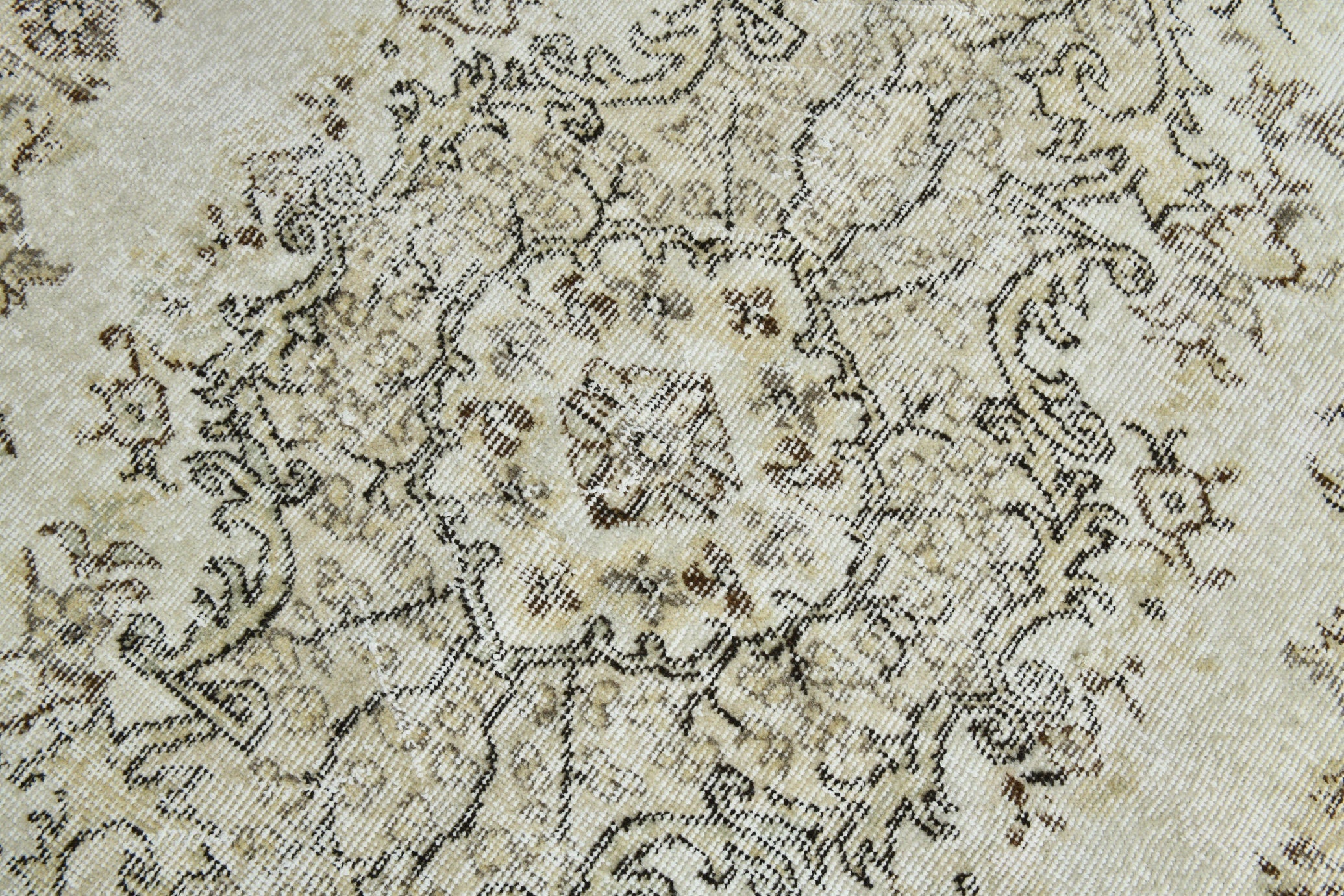 Turkish Vintage Rug 8’11’ x 5’9’