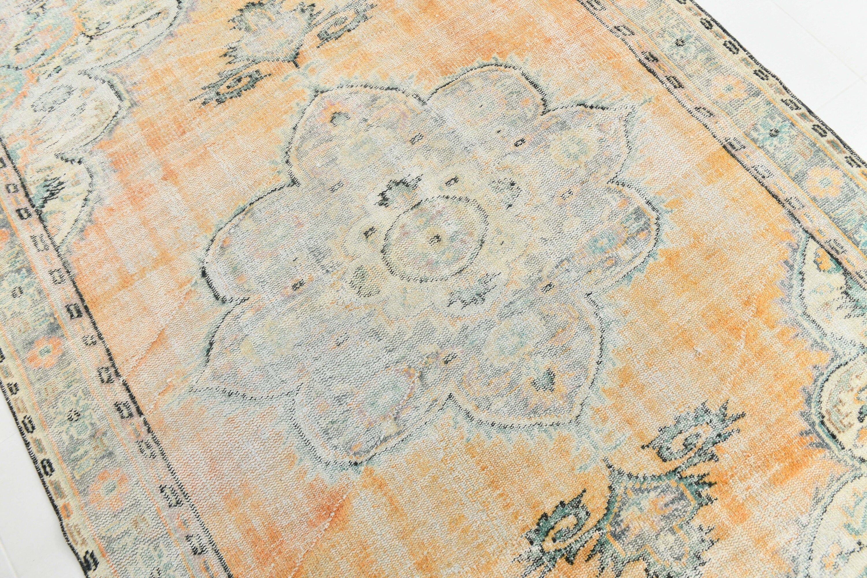 Turkish Vintage Rug 8’7’ x 5’9’