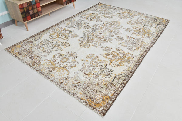 Turkish Vintage Rug 8’7’ x 5’9’