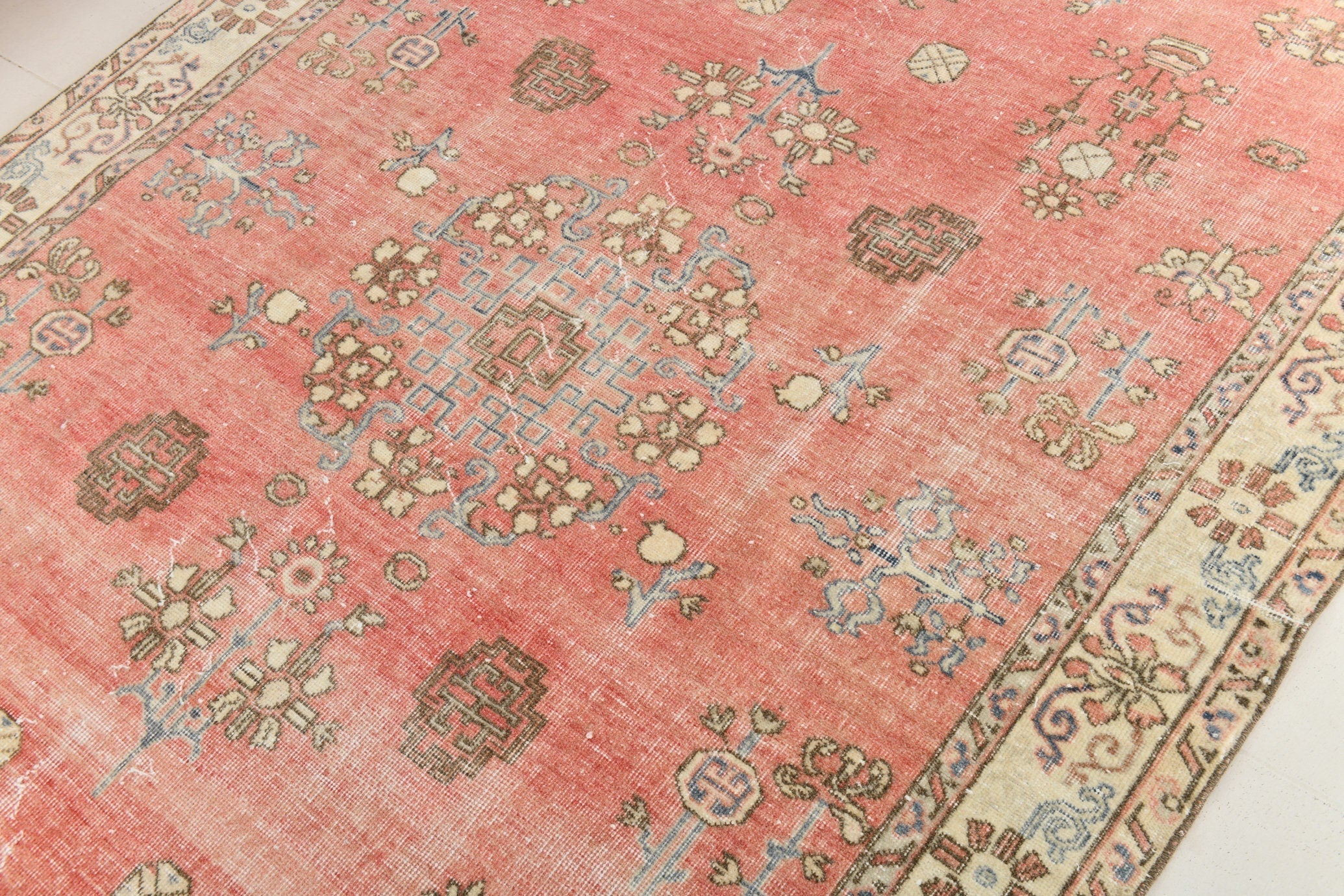 Turkish Vintage Rug 9’1’ x 5’10’