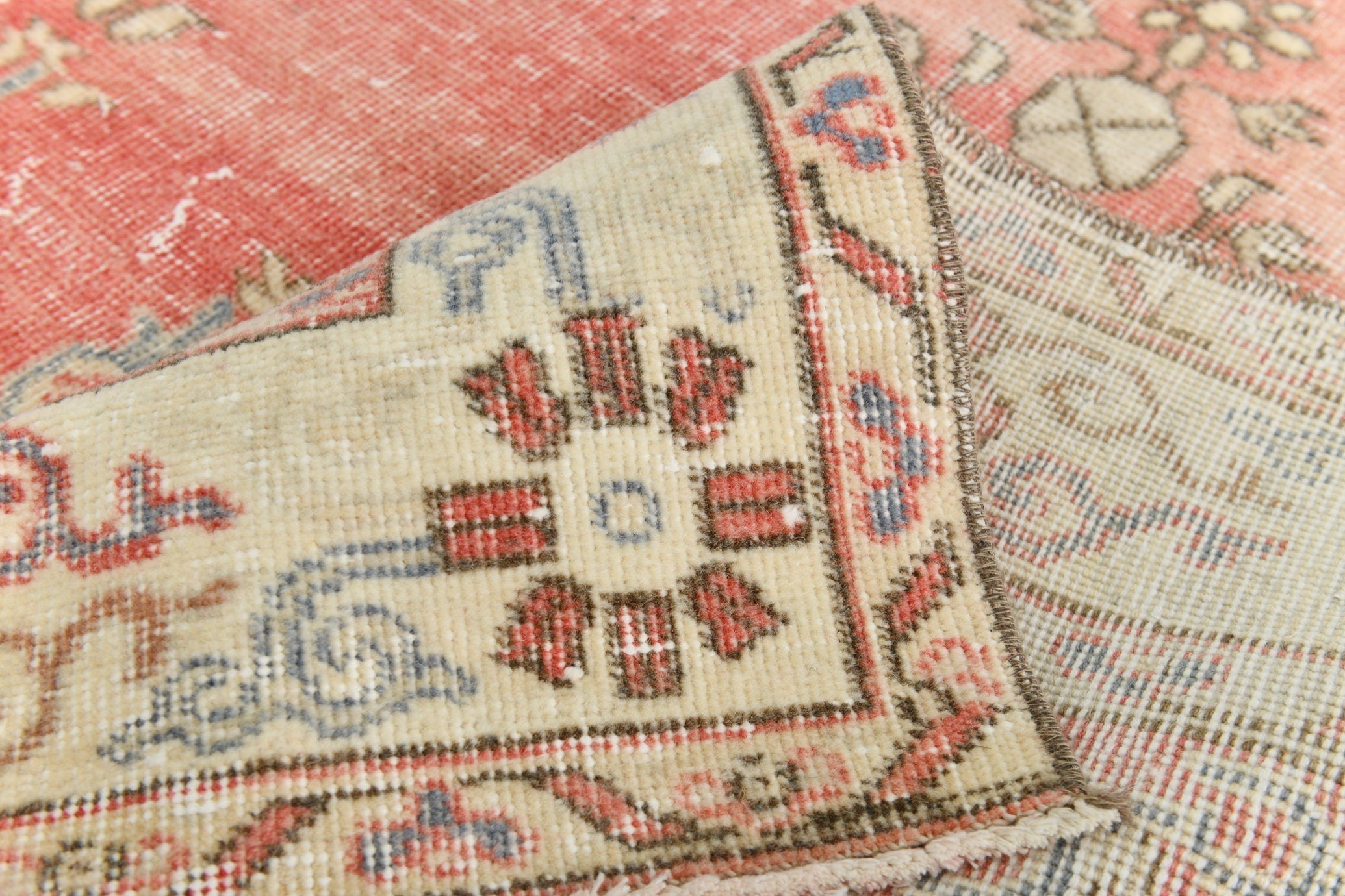 Turkish Vintage Rug 9’1’ x 5’10’