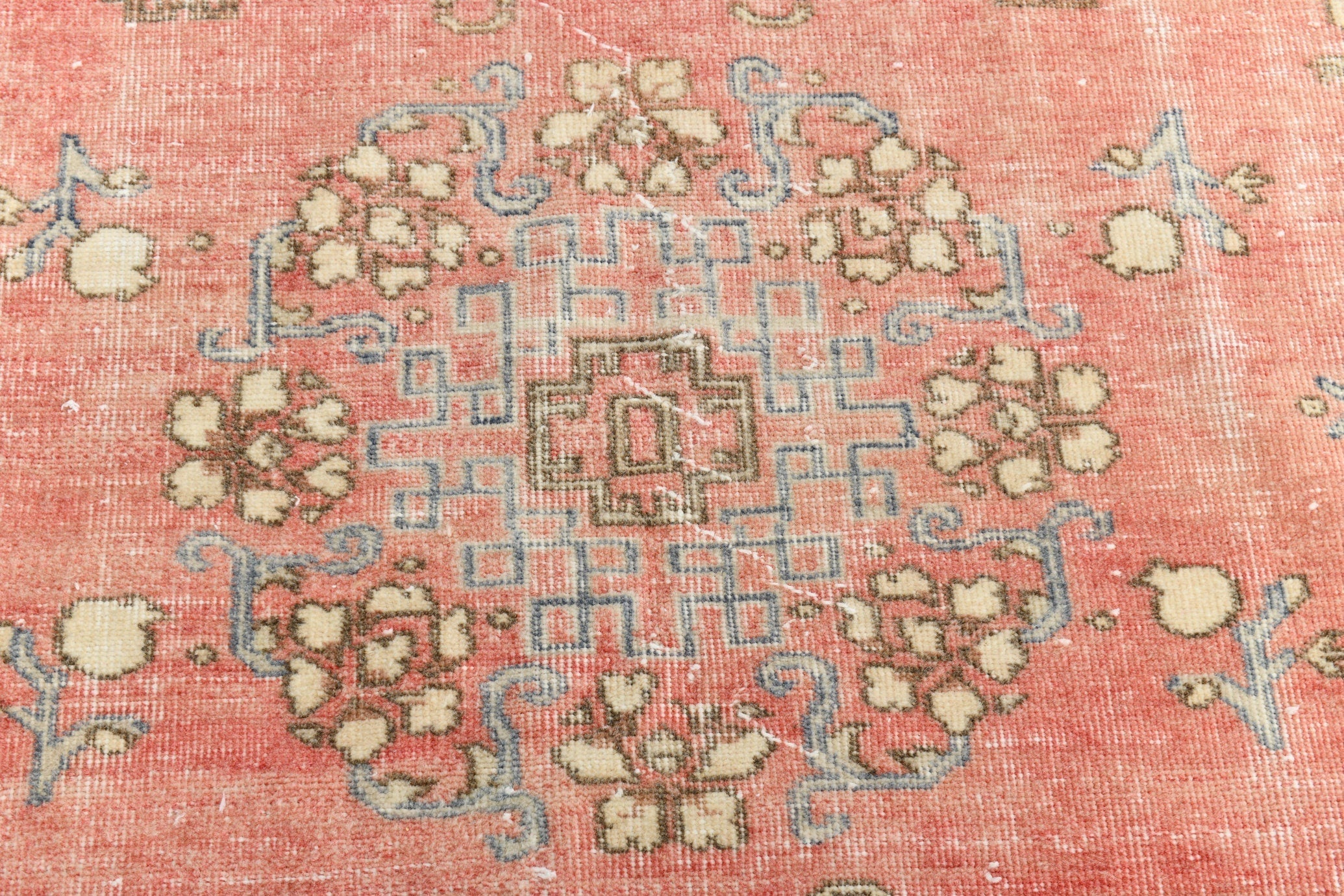 Turkish Vintage Rug 9’1’ x 5’10’