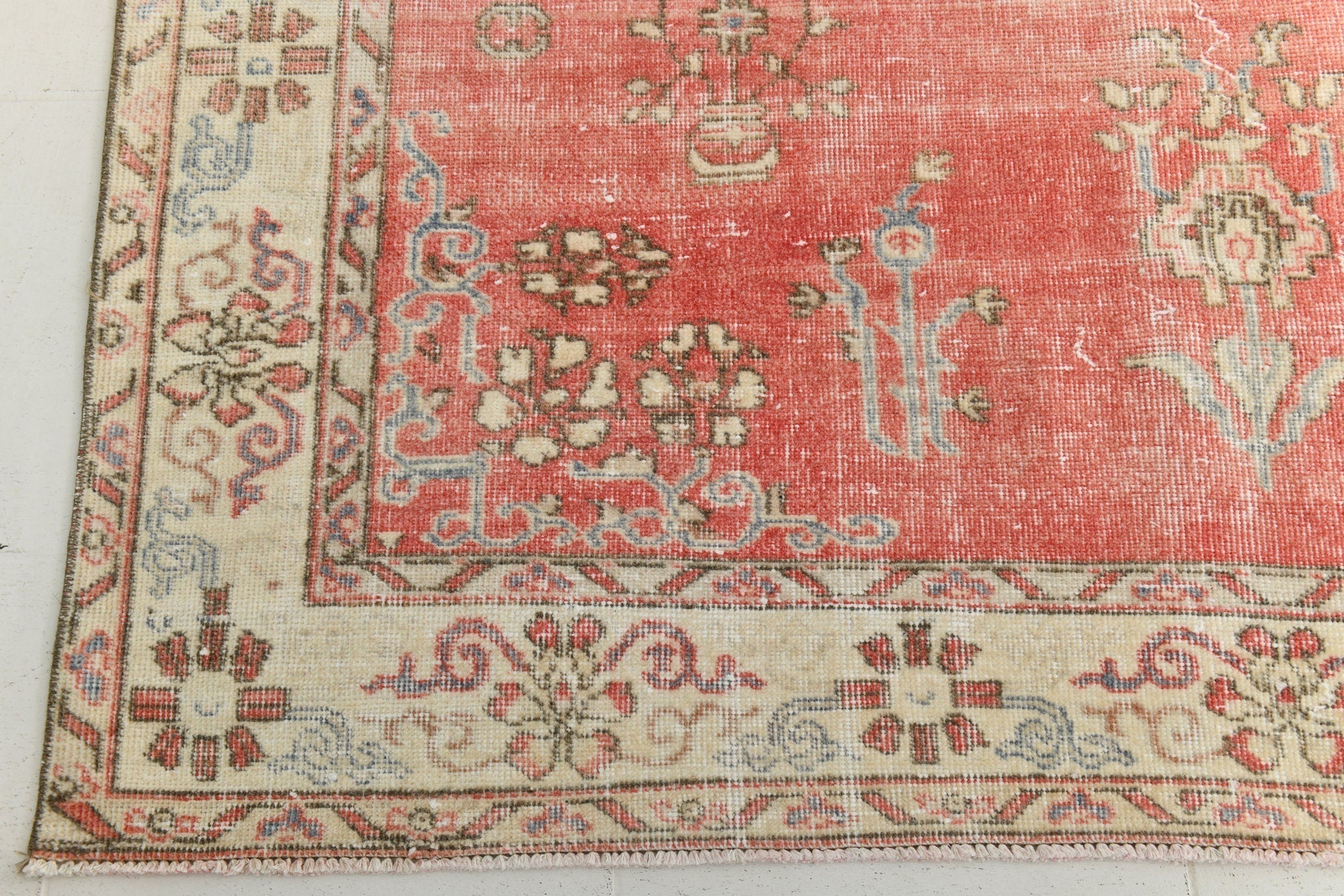 Turkish Vintage Rug 9’1’ x 5’10’