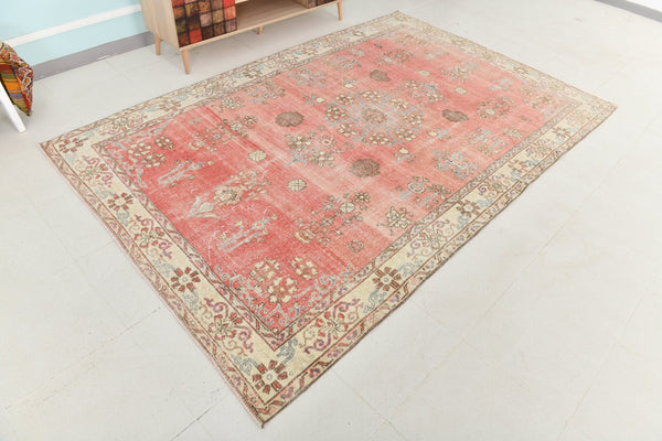 Turkish Vintage Rug 9’1’ x 5’10’