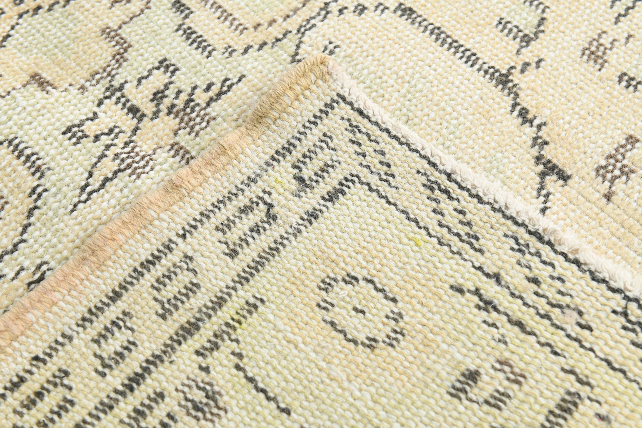Turkish Vintage Rug 9’1’ x 5’6’