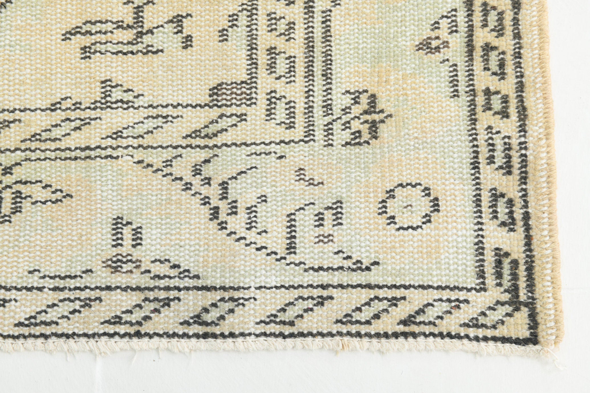 Turkish Vintage Rug 9’1’ x 5’6’