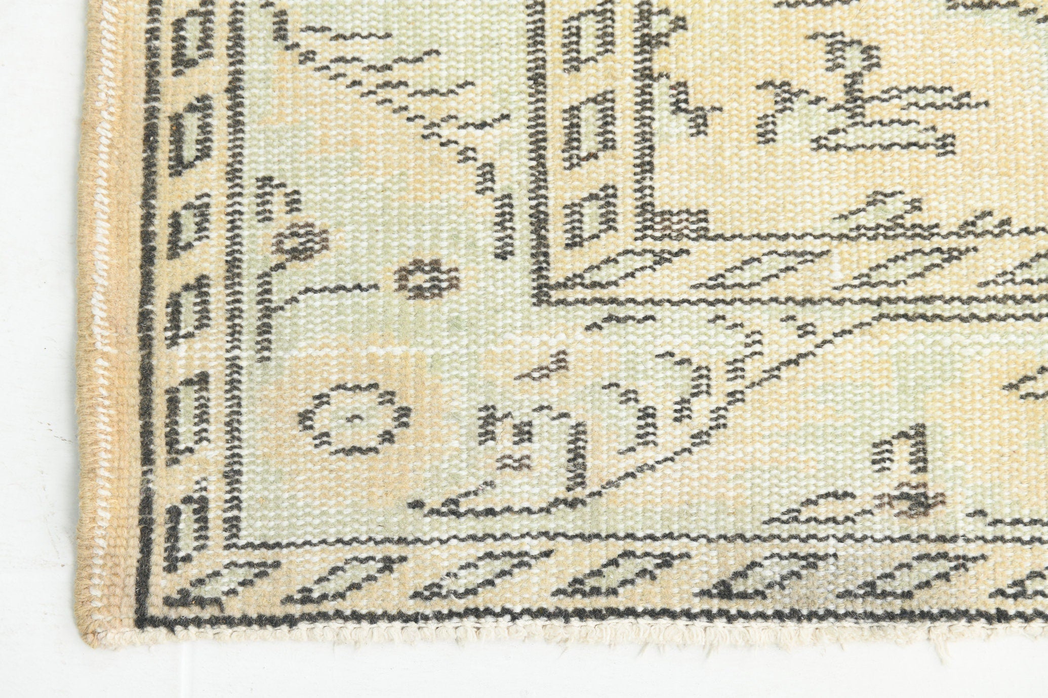Turkish Vintage Rug 9’1’ x 5’6’