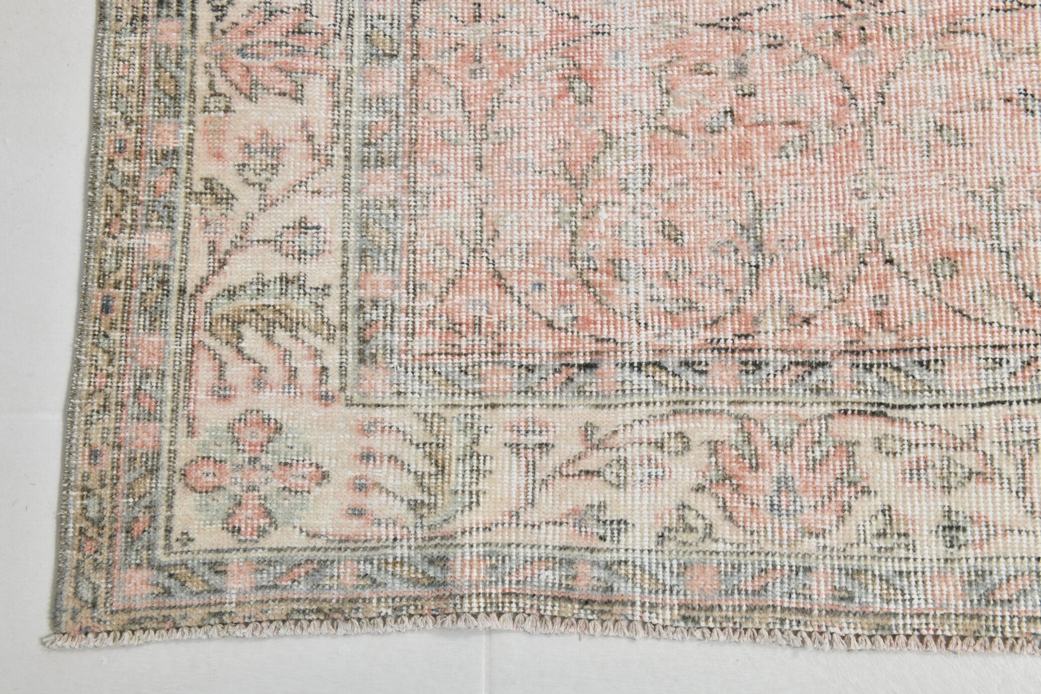 Turkish Vintage Rug 9’1’ x 5’9’