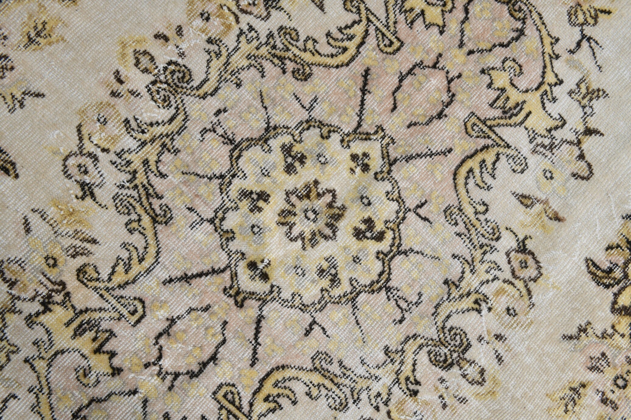 Turkish Vintage Rug 9’1’ x 5’9’