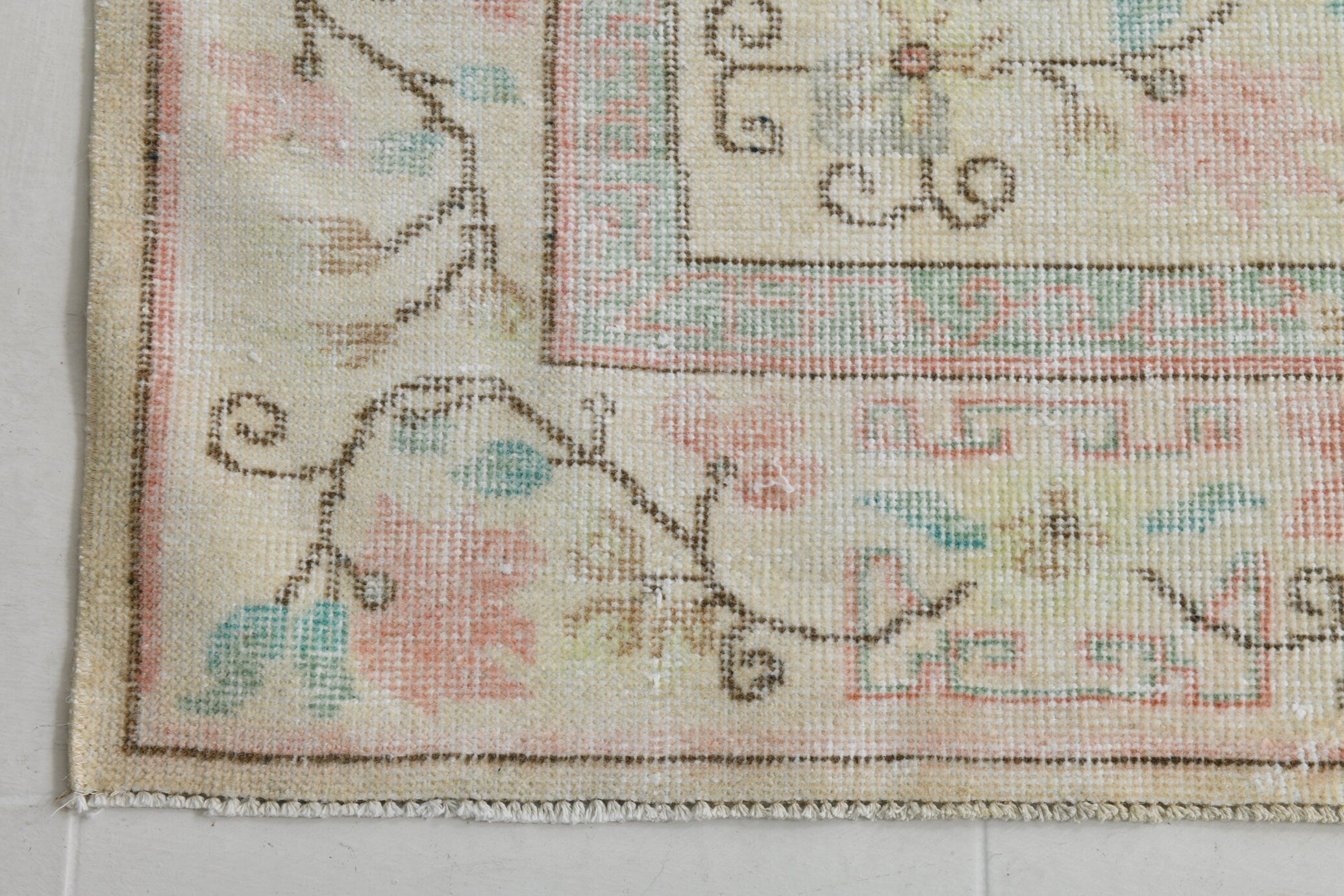 Turkish Vintage Rug 9’10’ x 5’10’