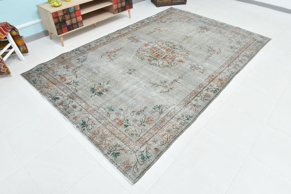 Turkish Vintage Rug 9’10’ x 6’2’