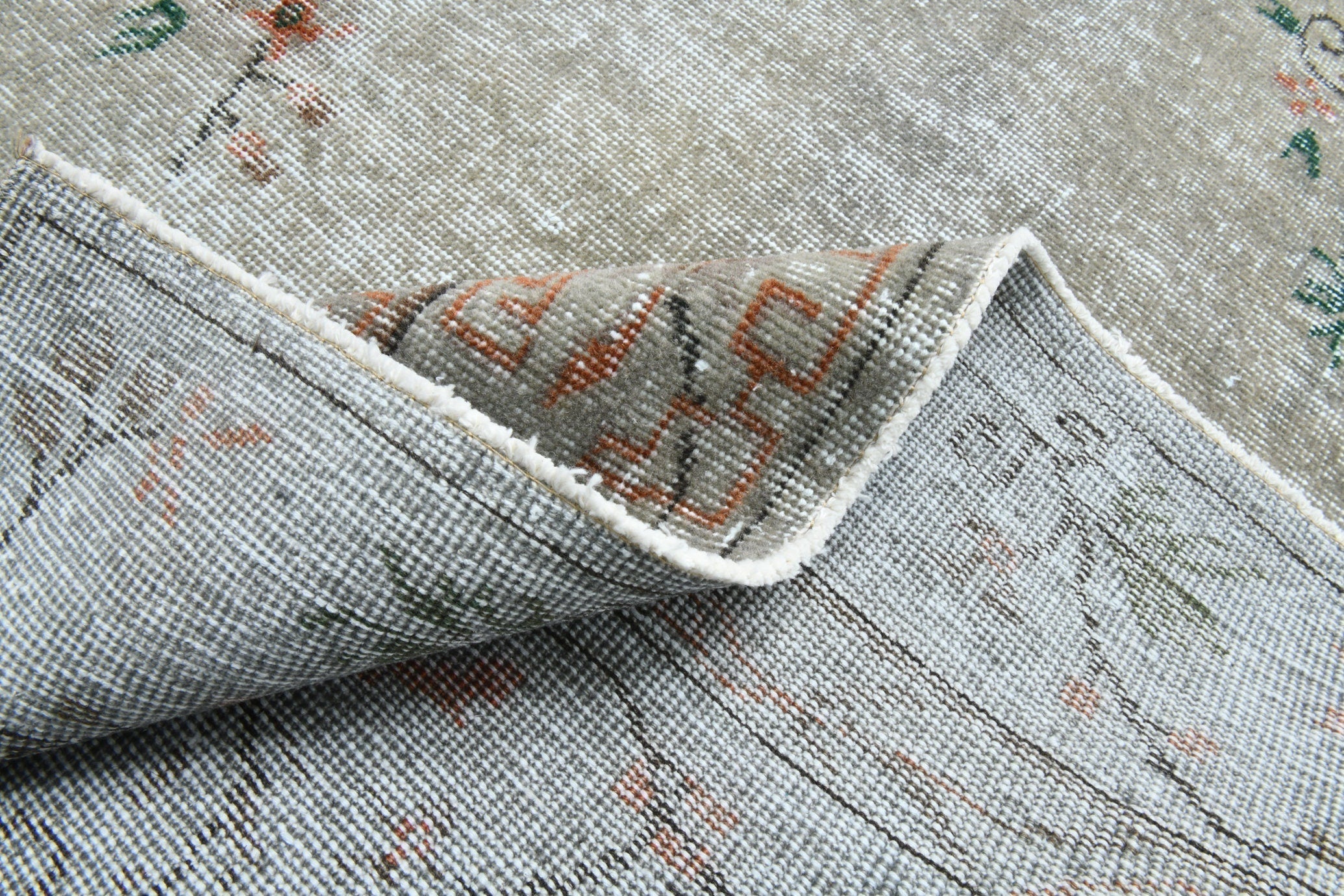 Turkish Vintage Rug 9’10’ x 6’2’