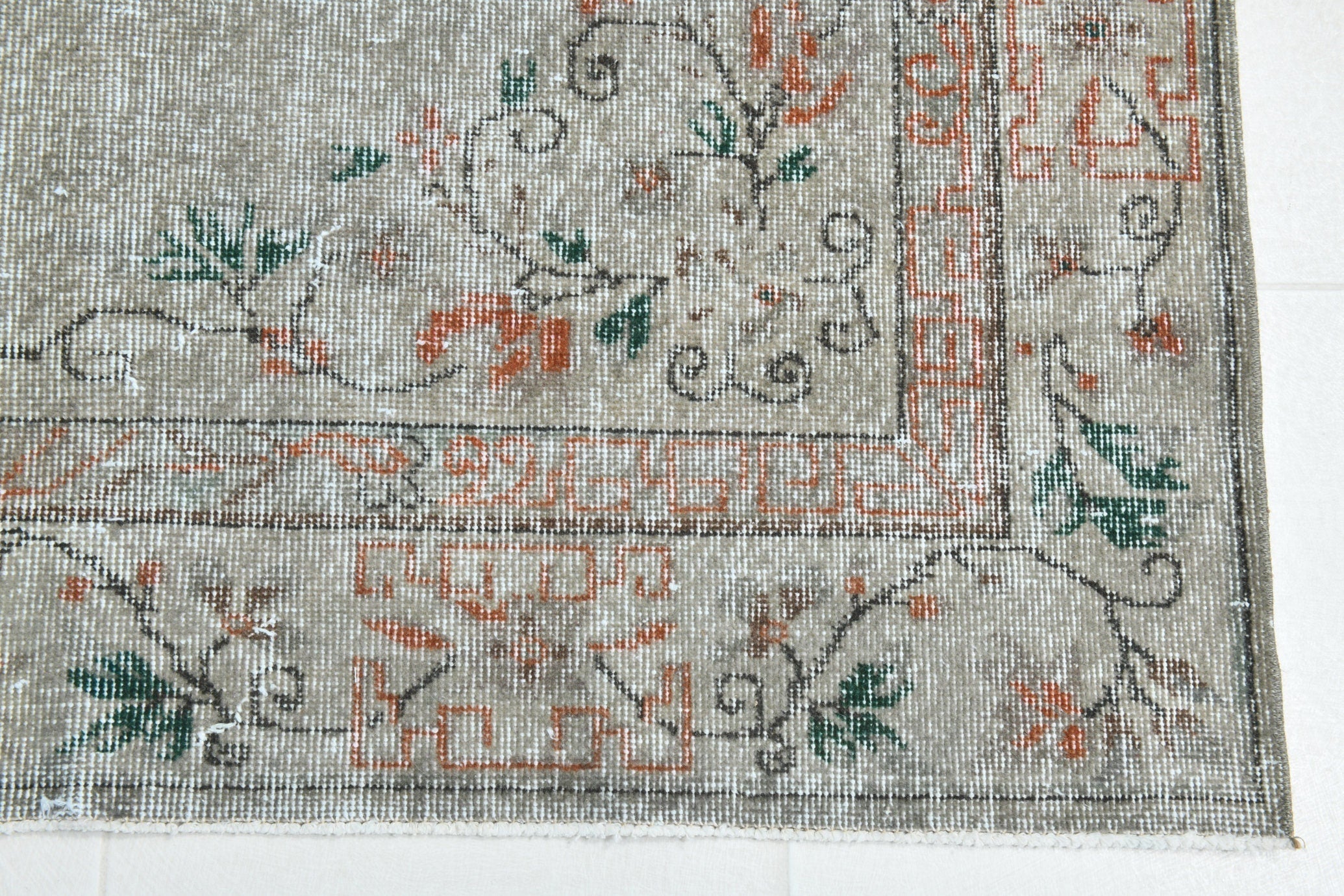 Turkish Vintage Rug 9’10’ x 6’2’