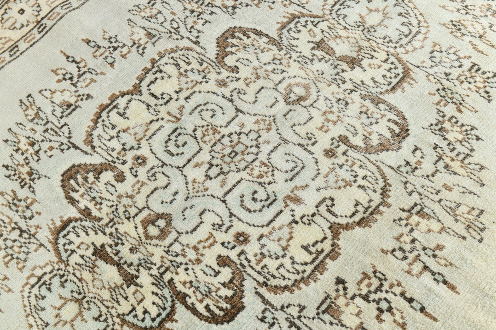 Turkish Vintage Rug 9’10’ x 6’5’