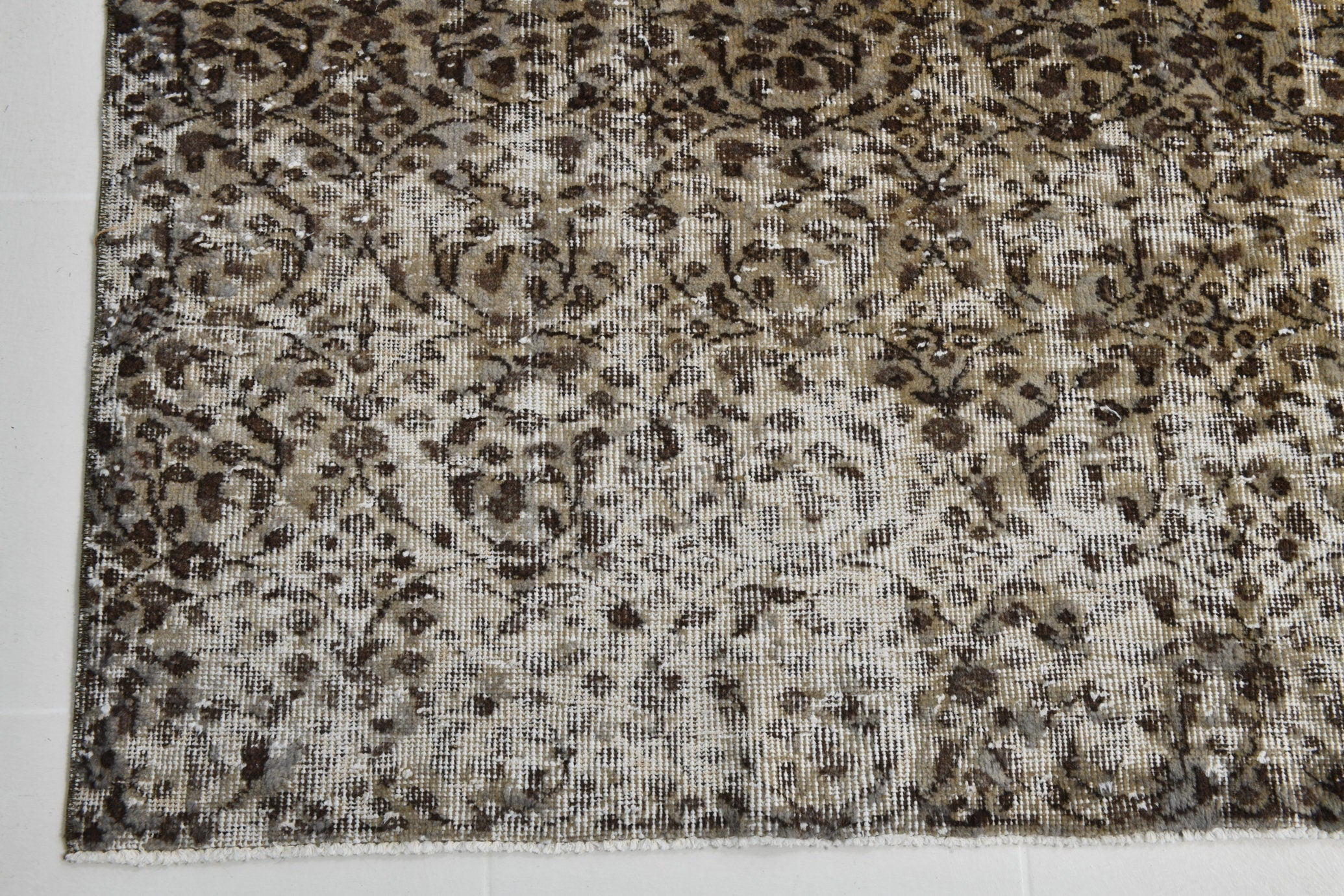 Turkish Vintage Rug 9’11’ x 6’1’