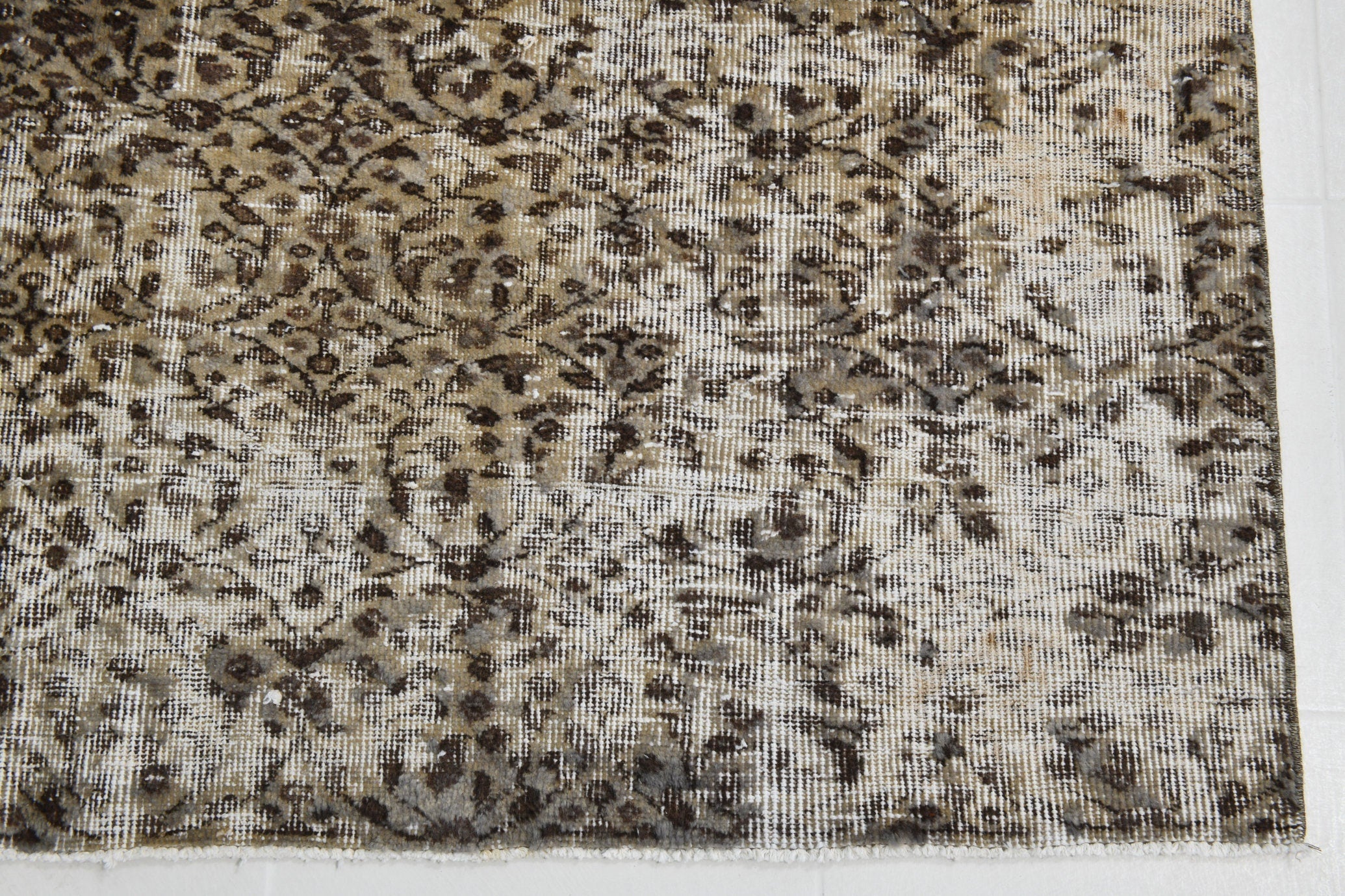 Turkish Vintage Rug 9’11’ x 6’1’