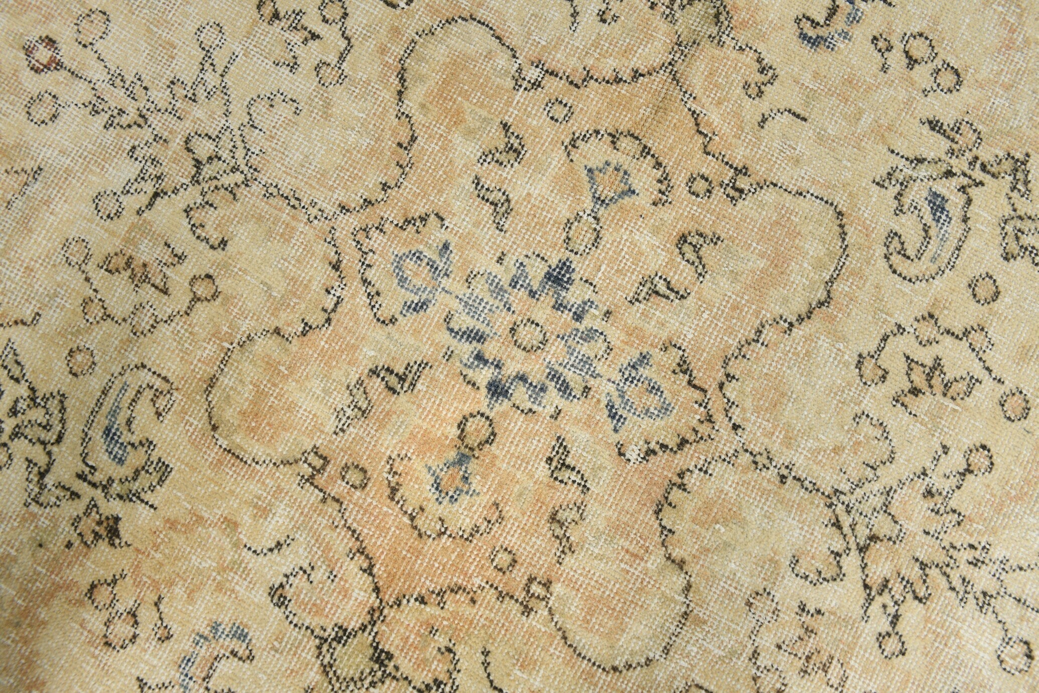 Turkish Vintage Rug 9’11’ x 6’6’