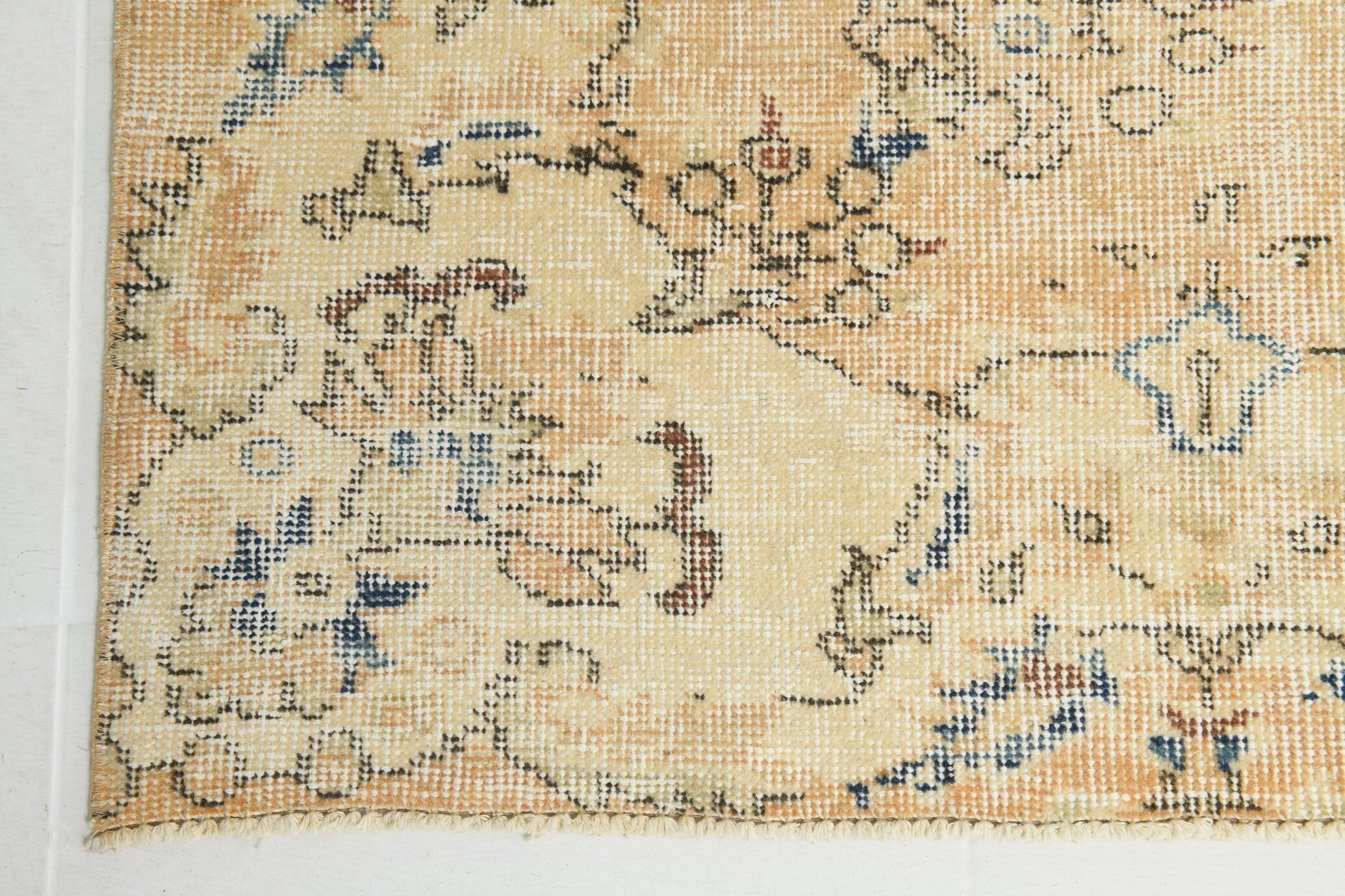 Turkish Vintage Rug 9’11’ x 6’6’