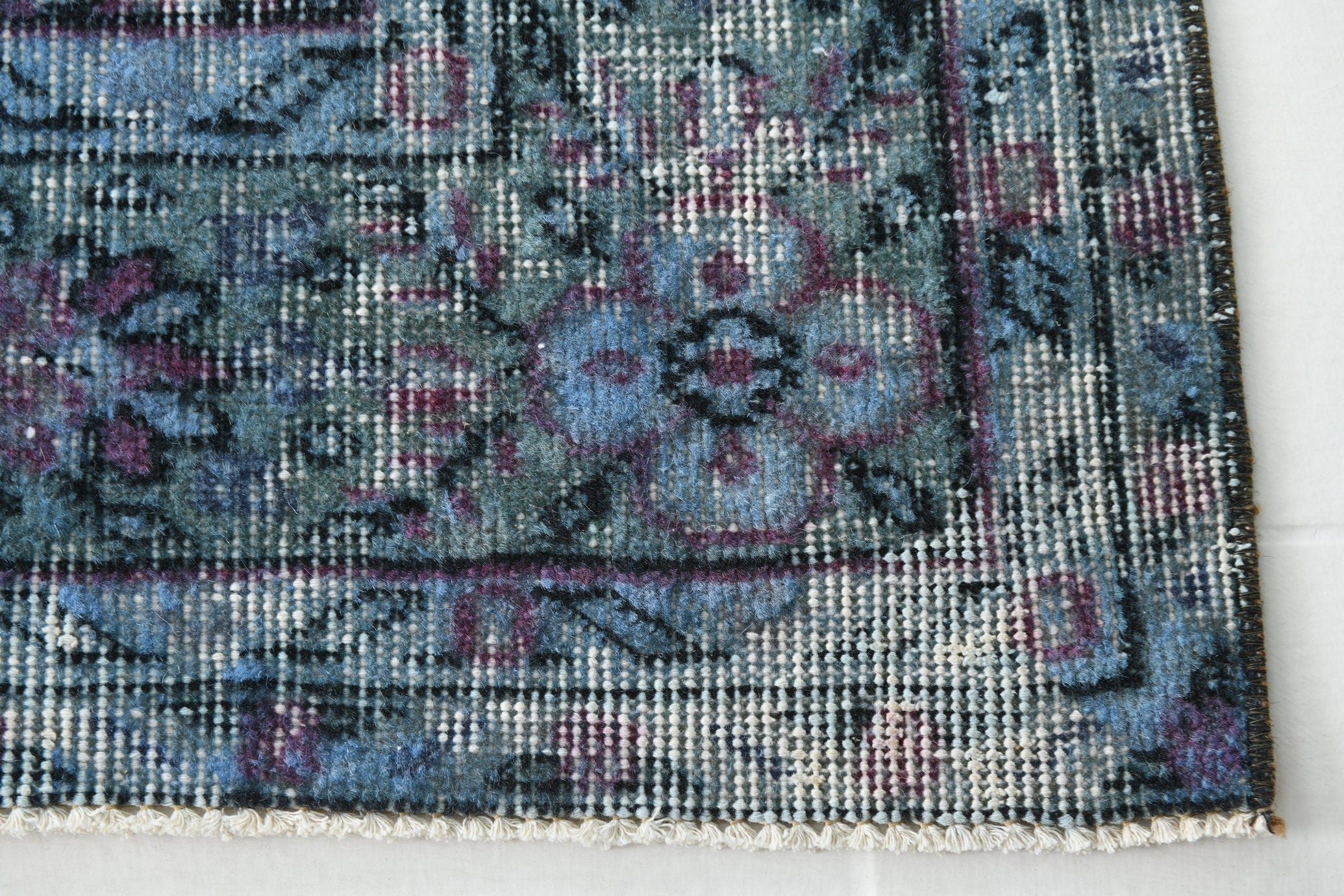 Turkish Vintage Rug 9’2’ x 5’11’