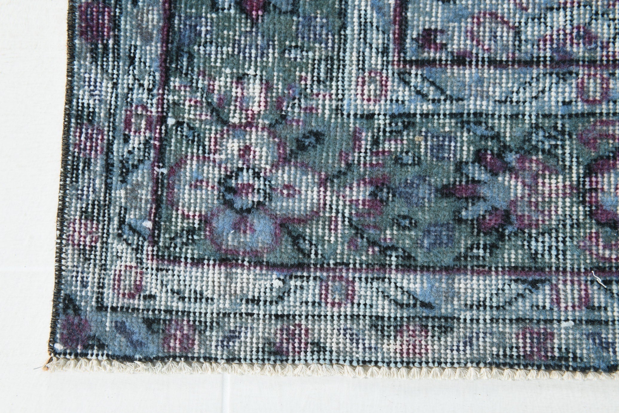 Turkish Vintage Rug 9’2’ x 5’11’