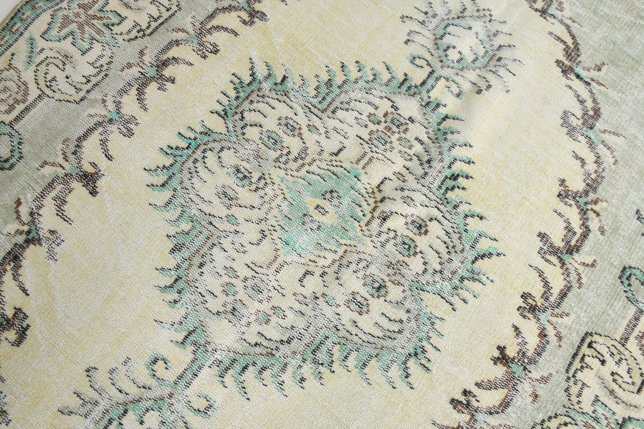 Turkish Vintage Rug 9’5’ x 5’5’