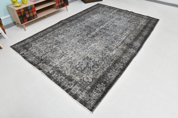 Turkish Vintage Rug 9’7’ x 6’5’