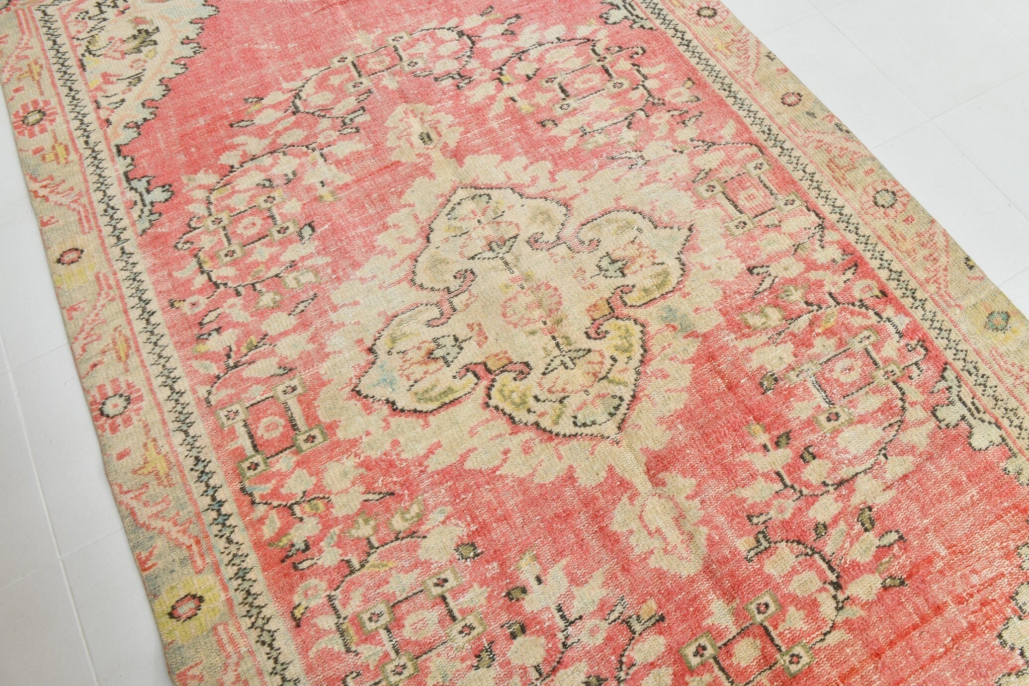 Turkish Vintage Rug 9’8’ x 5’7’