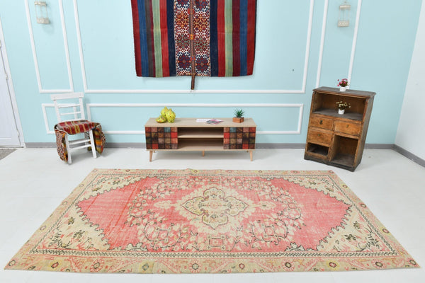 Turkish Vintage Rug 9’8’ x 5’7’