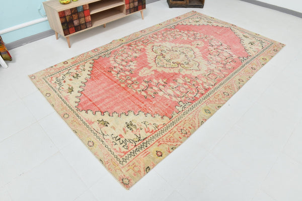 Turkish Vintage Rug 9’8’ x 5’7’