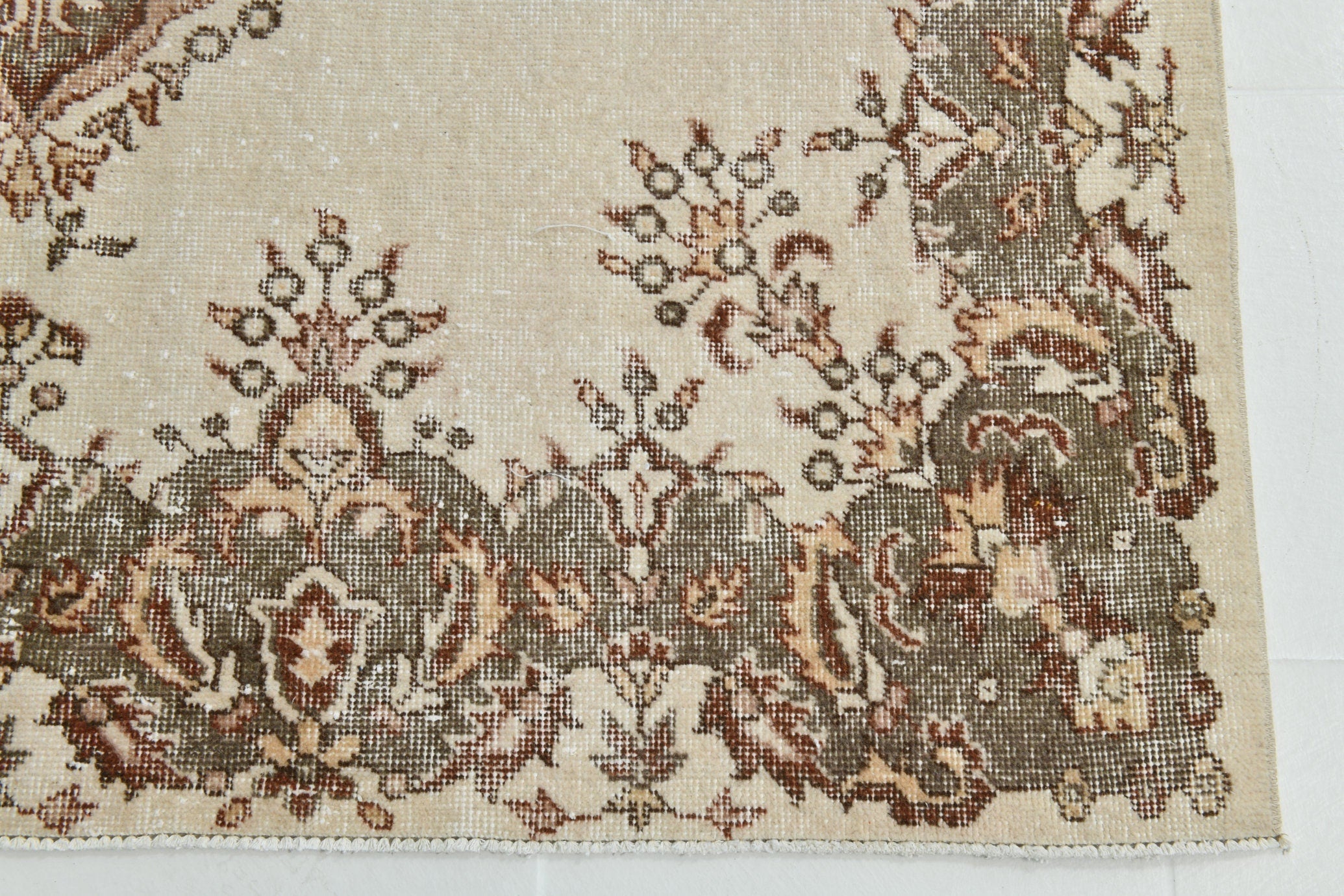 Turkish Vintage Rug 9’8’ x 5’9’