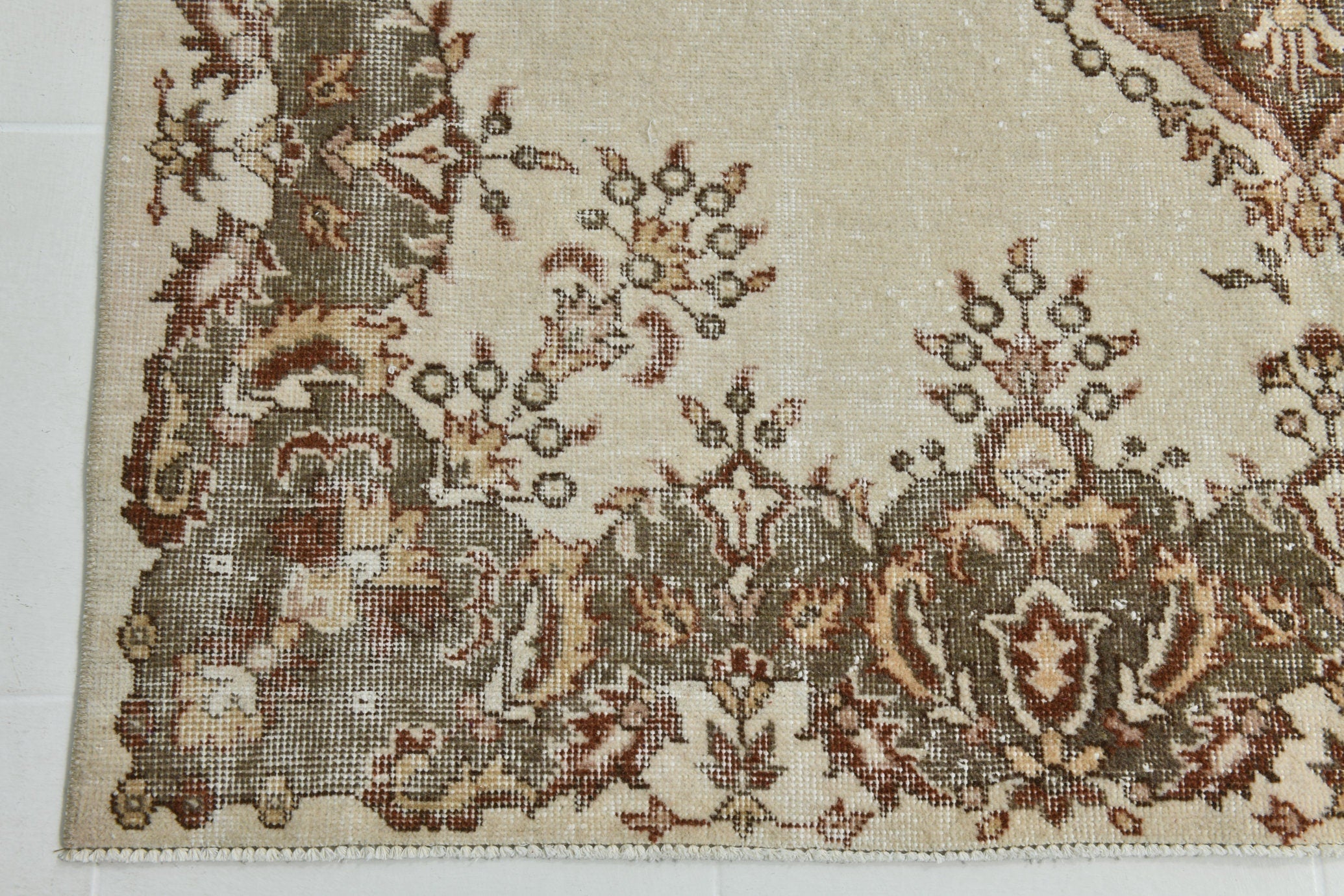 Turkish Vintage Rug 9’8’ x 5’9’