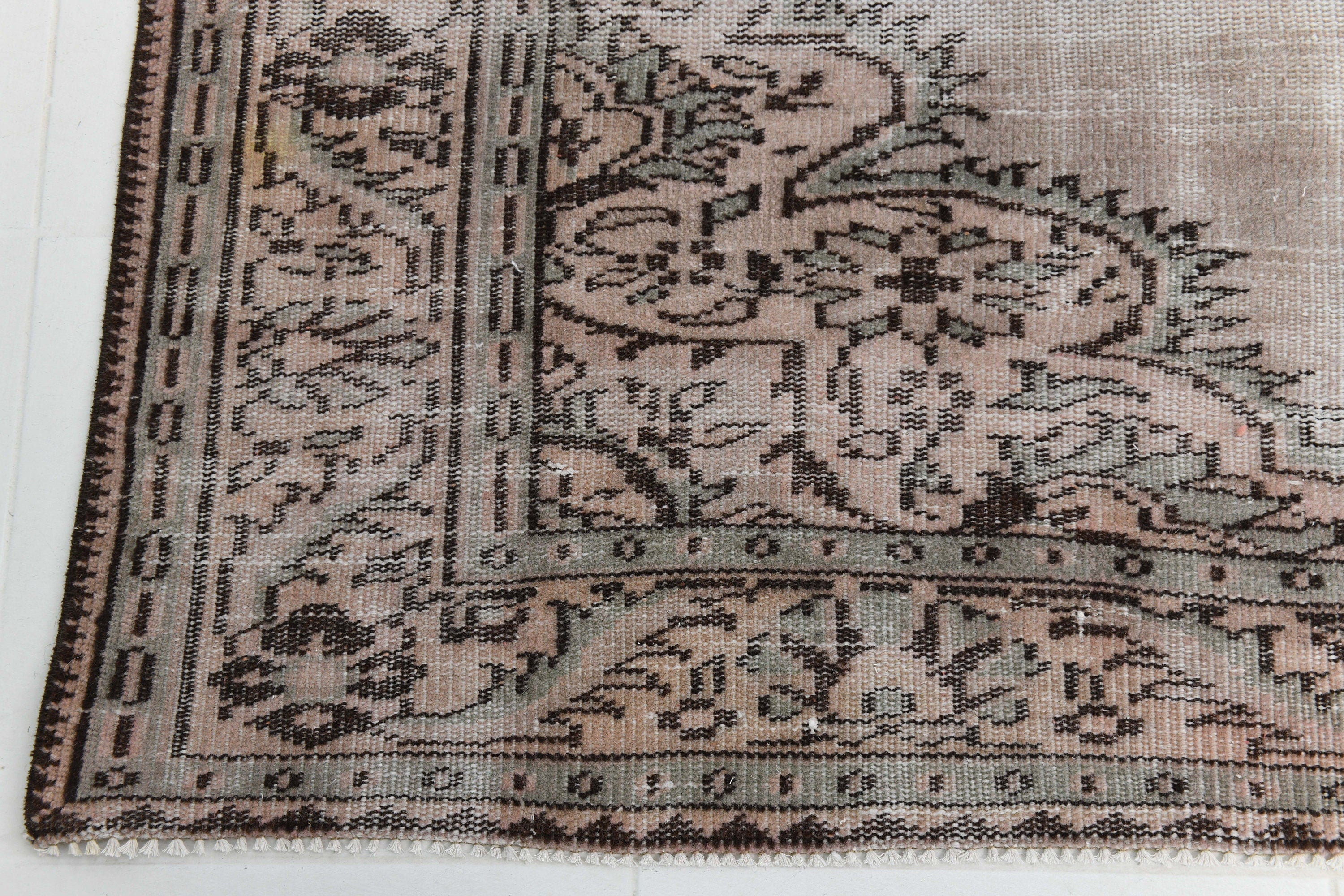 Turkish Vintage Rug 9’9’ x 6’0’