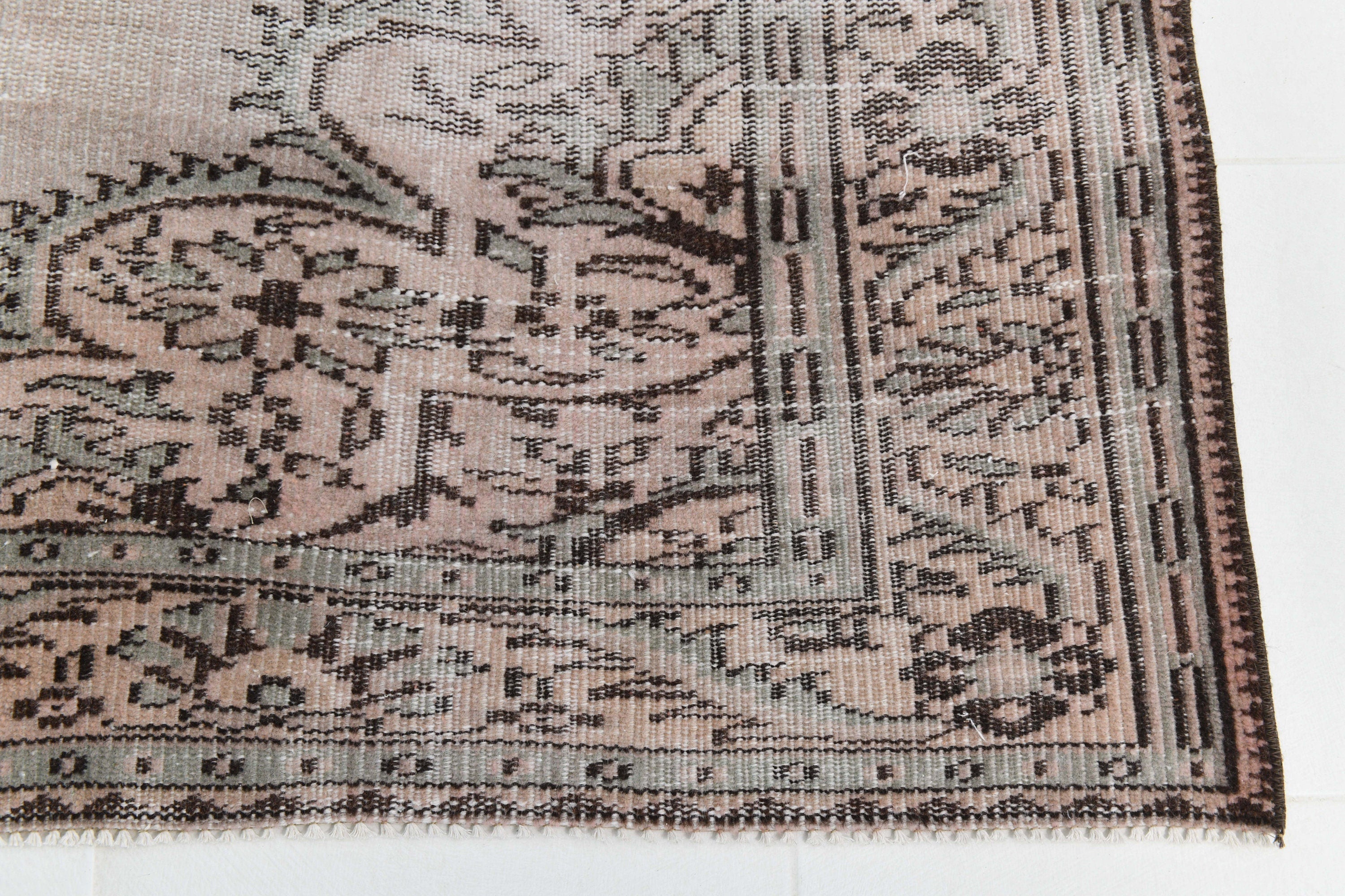 Turkish Vintage Rug 9’9’ x 6’0’
