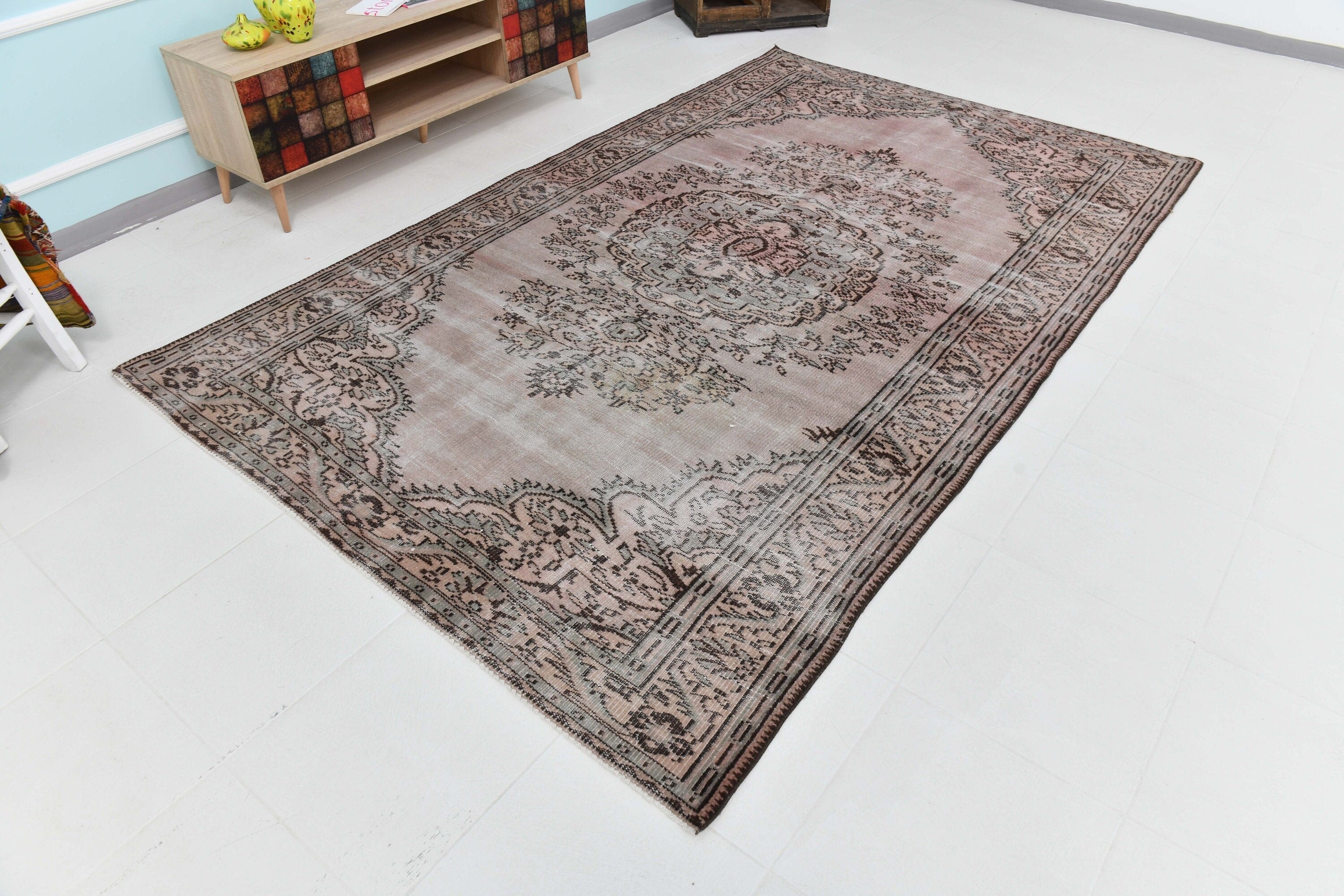 Turkish Vintage Rug 9’9’ x 6’0’